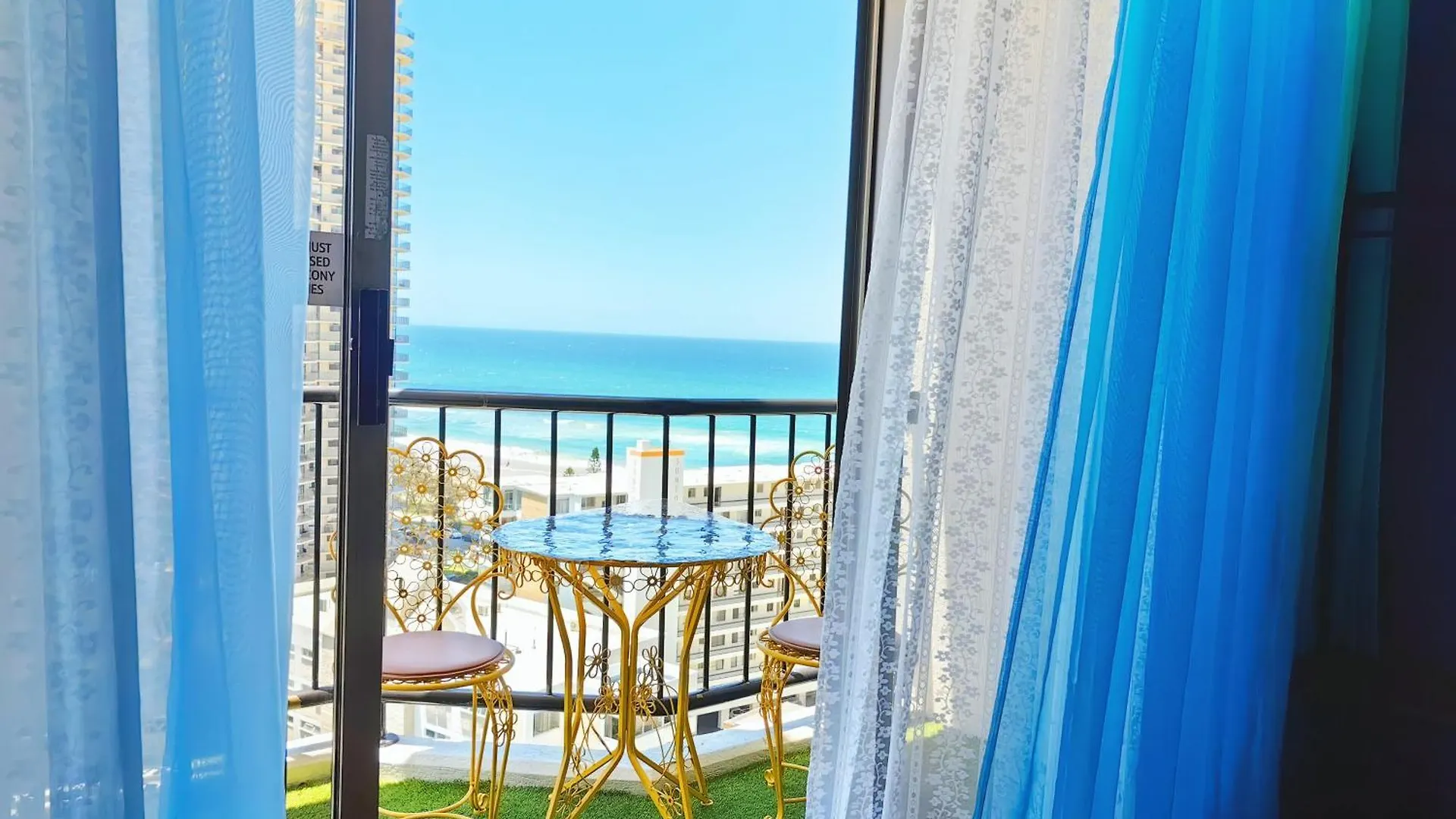Luxury Escape! Amazing Ocean View Location Get To Everything Apartment Gold Coast