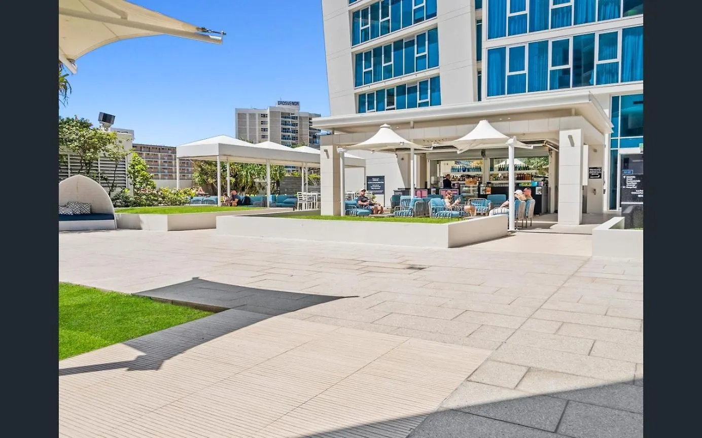 Apartment Hilton 2 Bed 2 Bath With Car Park 12704 Gold Coast