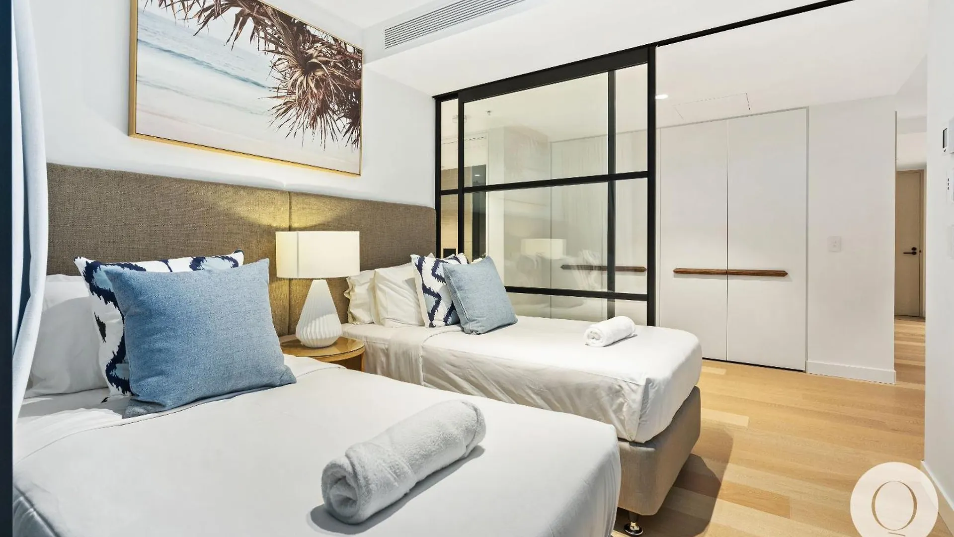 Apartment Luxury Units At The Jewel Residences - Q