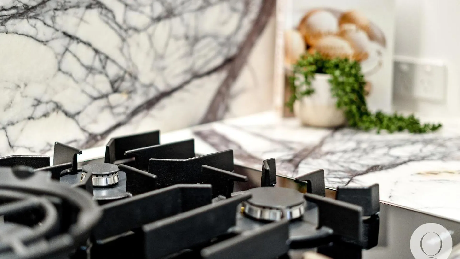 Luxury Units At The Jewel Residences - Q Apartment *