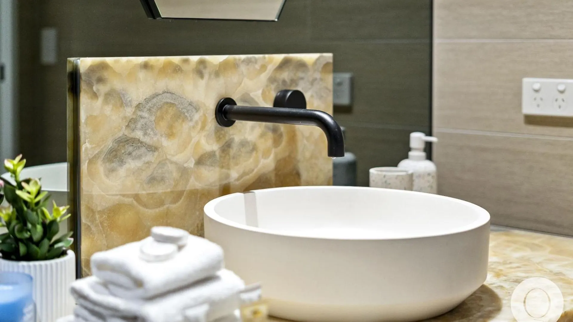 Luxury Units At The Jewel Residences - Q Gold Coast