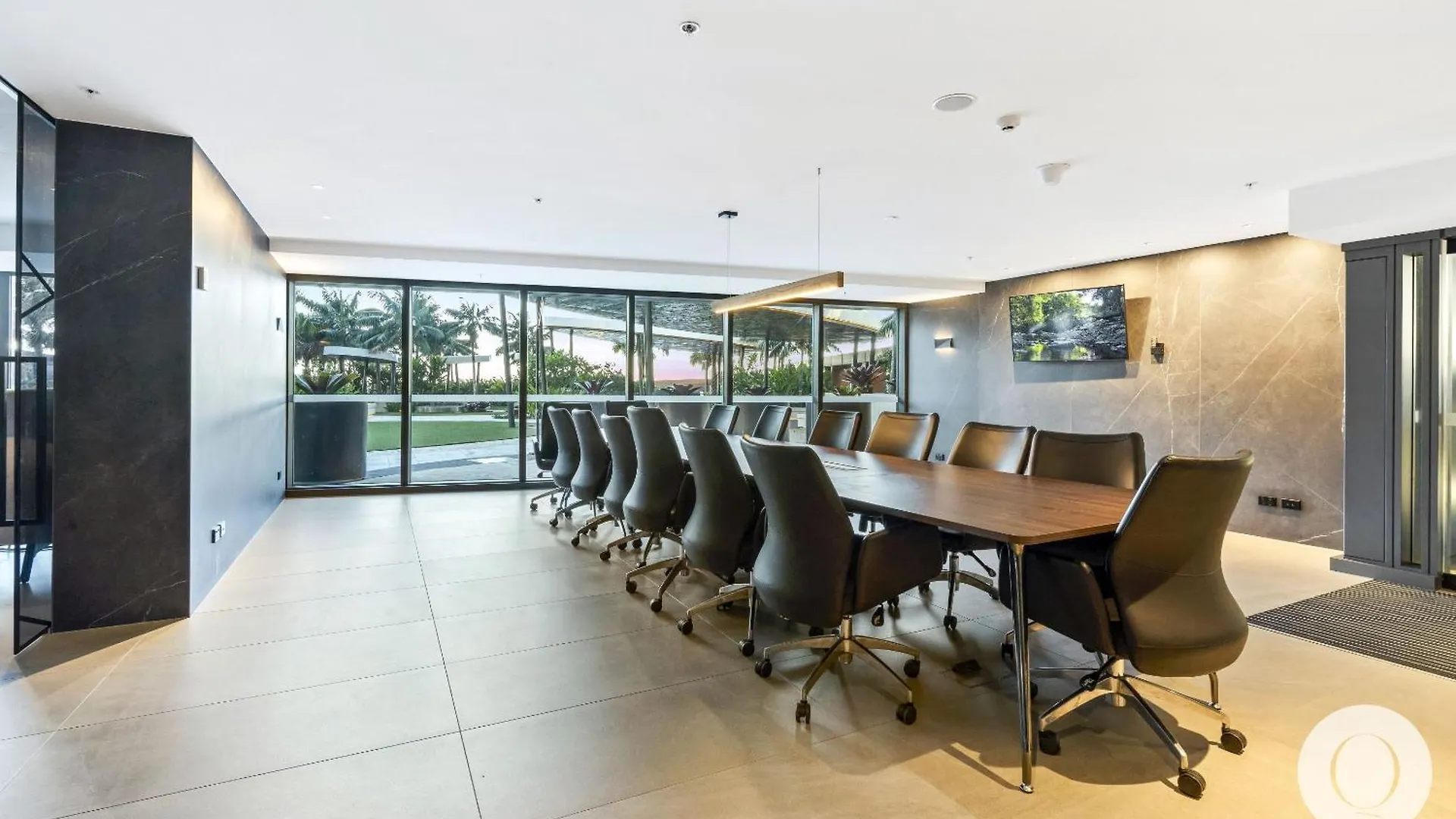 Luxury Units At The Jewel Residences - Q Apartment *