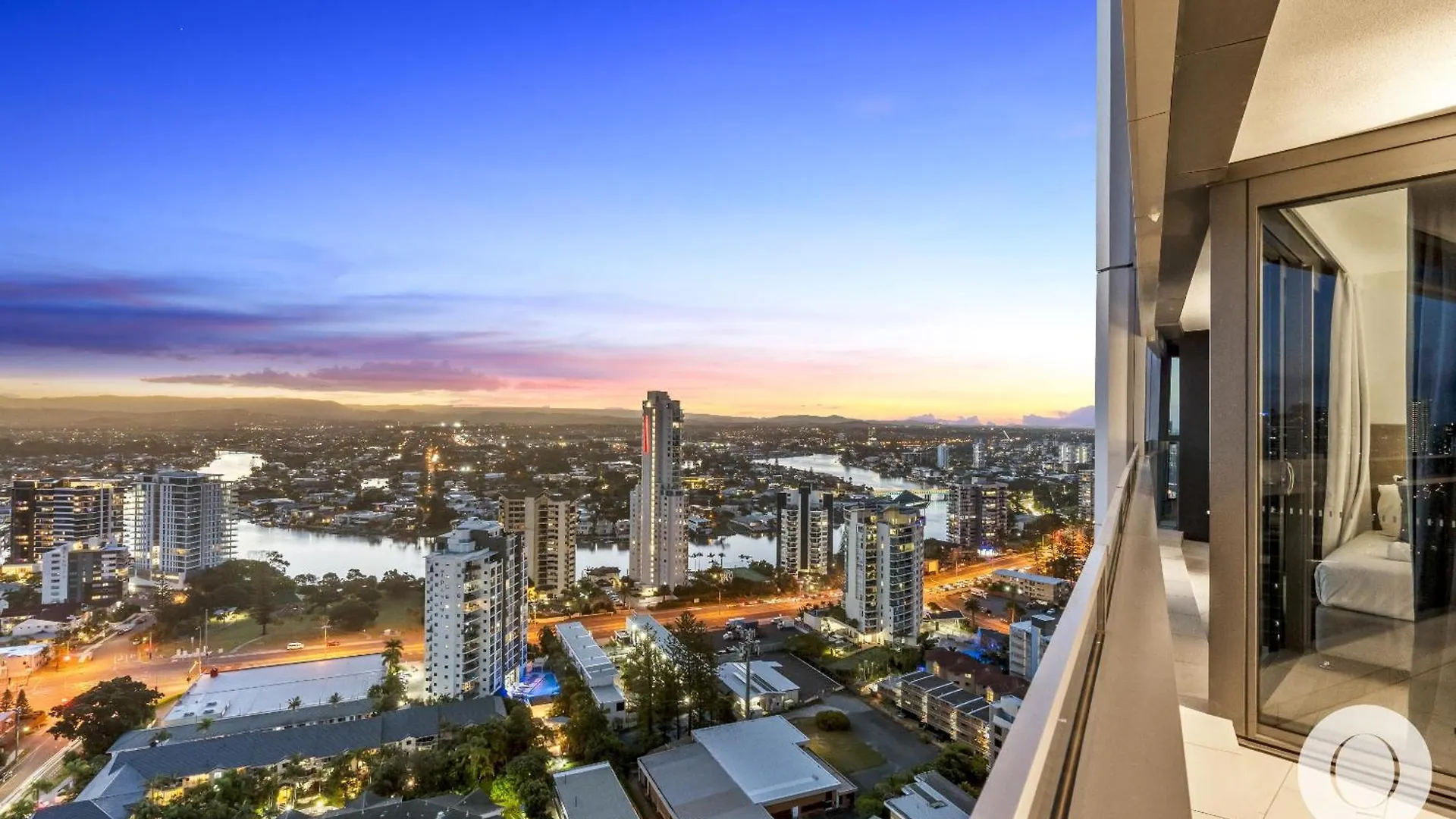 Apartment Luxury Units At The Jewel Residences - Q Gold Coast