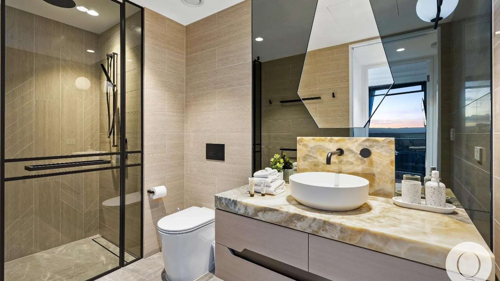 Luxury Units At The Jewel Residences - Q *