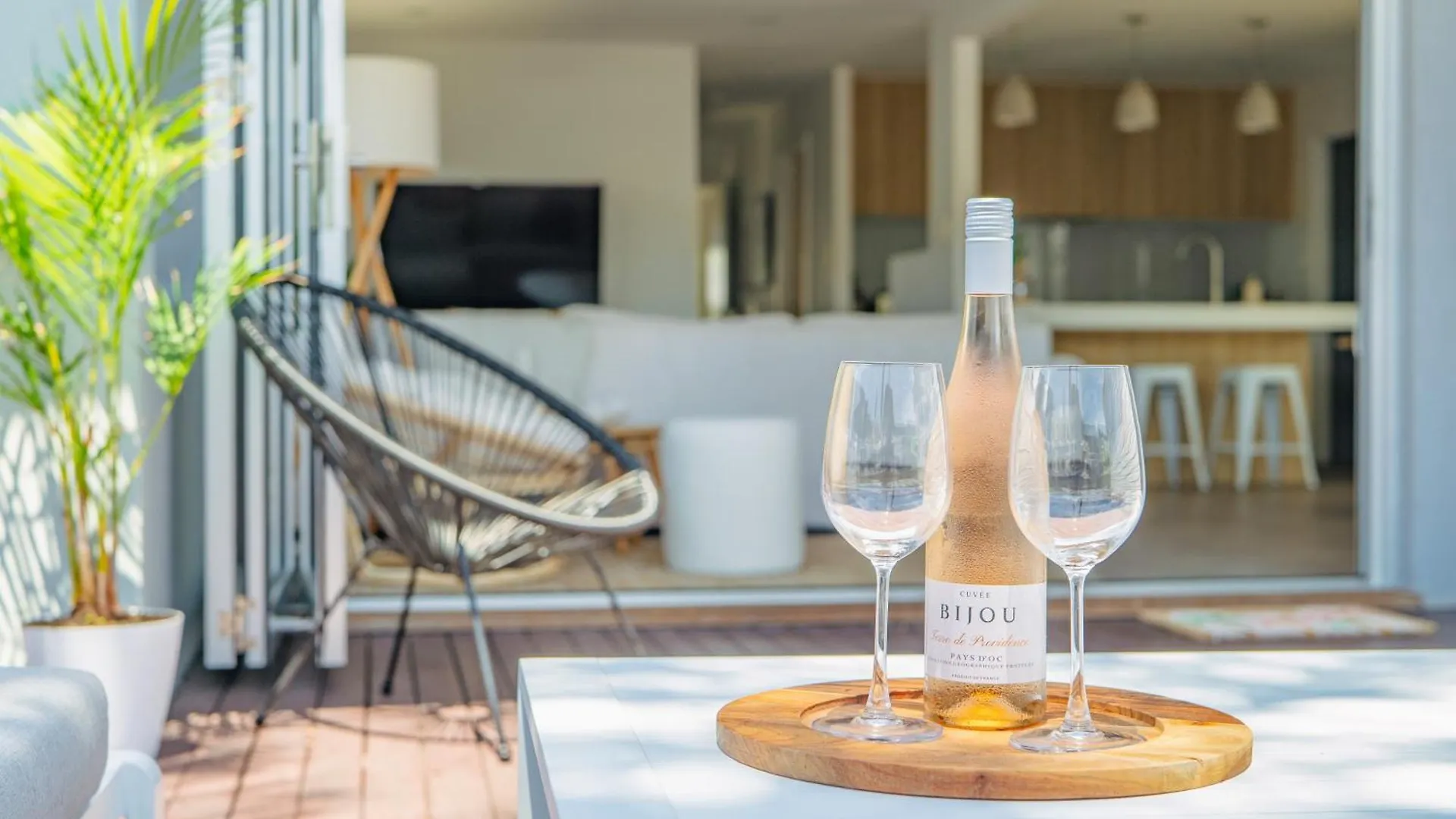 The Palm House Sun Surf And Style In Miami Holiday home