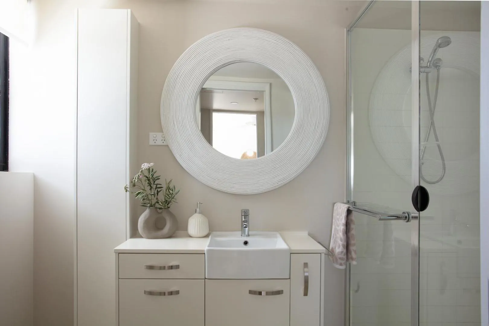 Sol - Luxury 3 Bedroom In Kirra Apartman