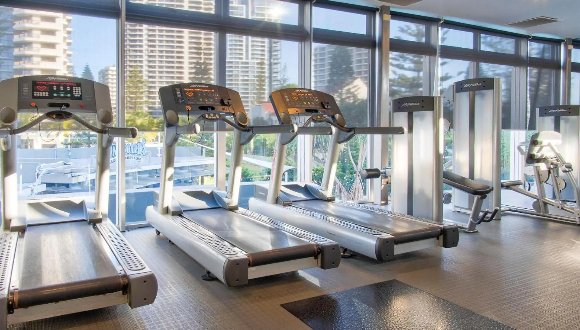 Q Tower In Surfers Paradise - From Level 3 - Self Contained & Privately Managed - Wow Apartment
