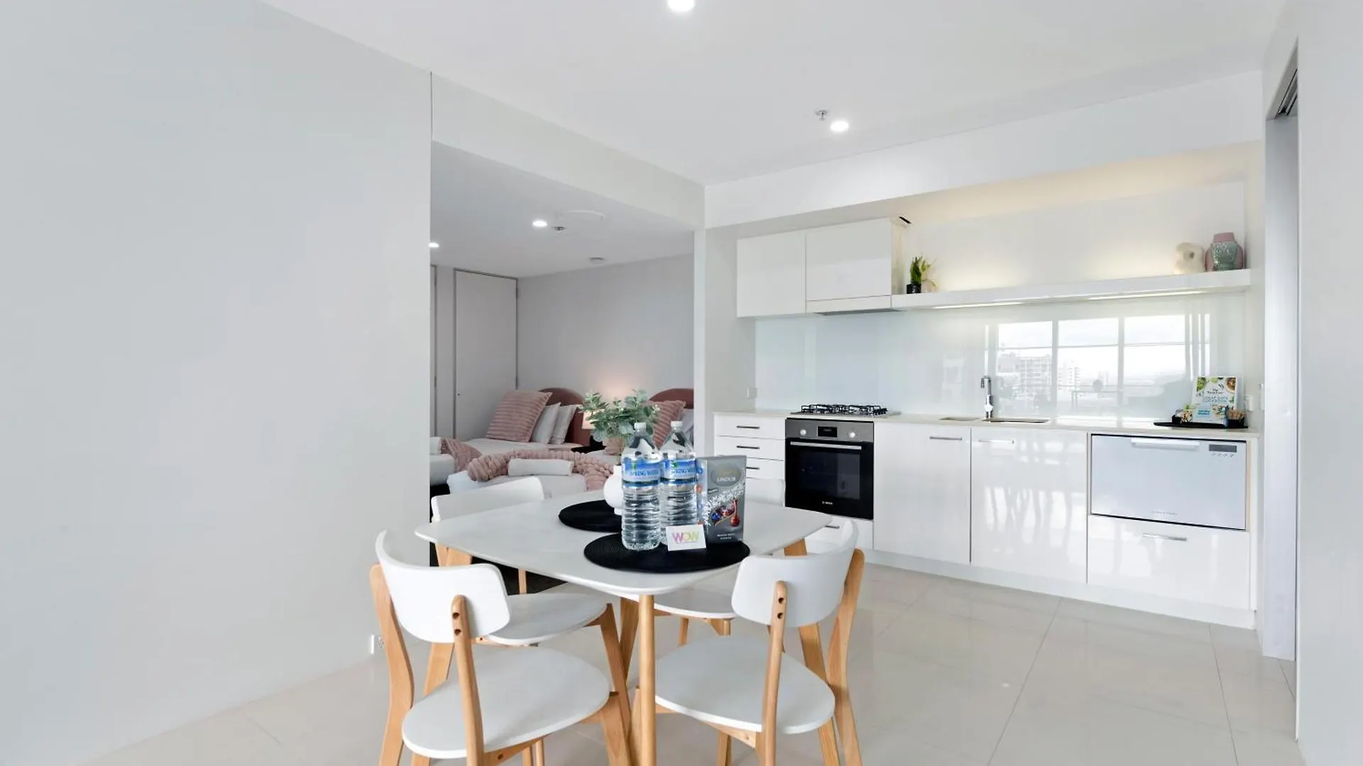 Q Tower At Surfers Paradise - From Level 3 - Private & Self Contained *
