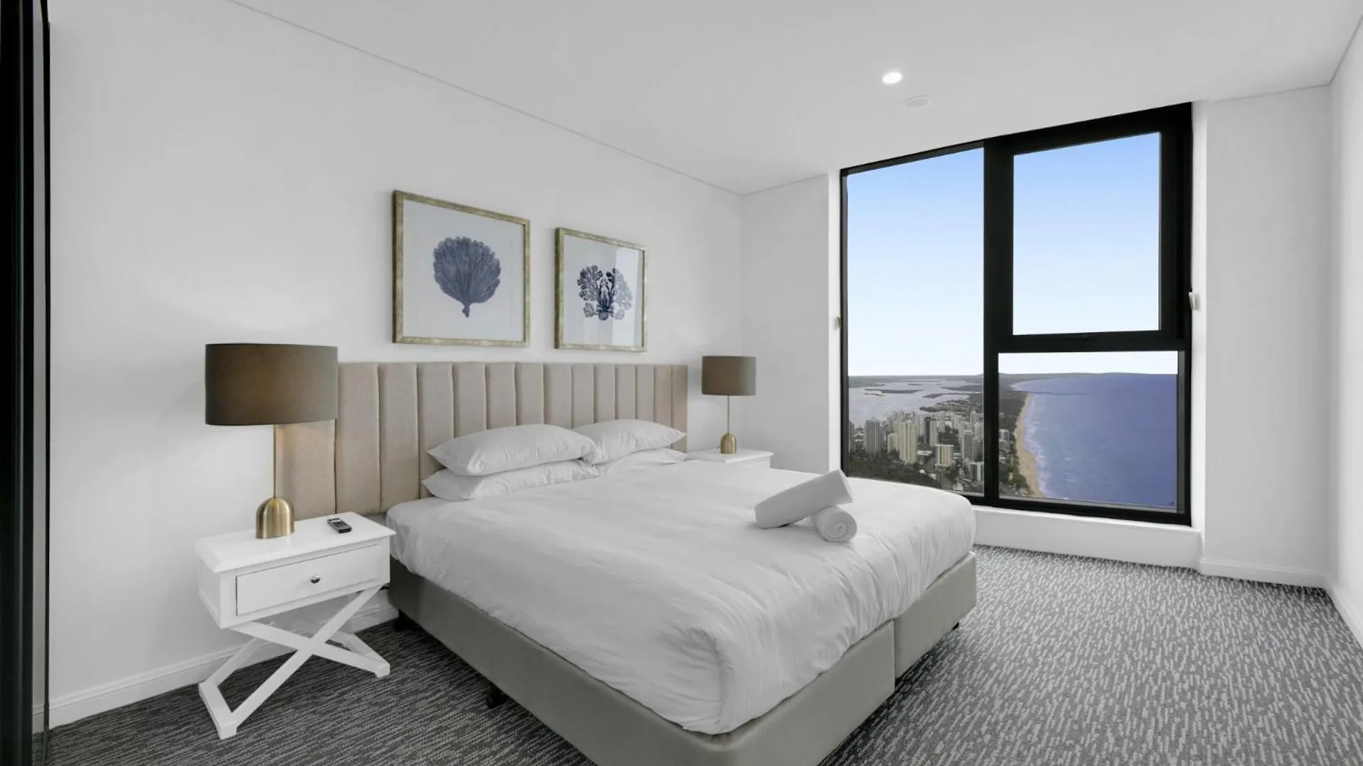 Apartment 71st Floor Premium With Expansive Ocean Views *
