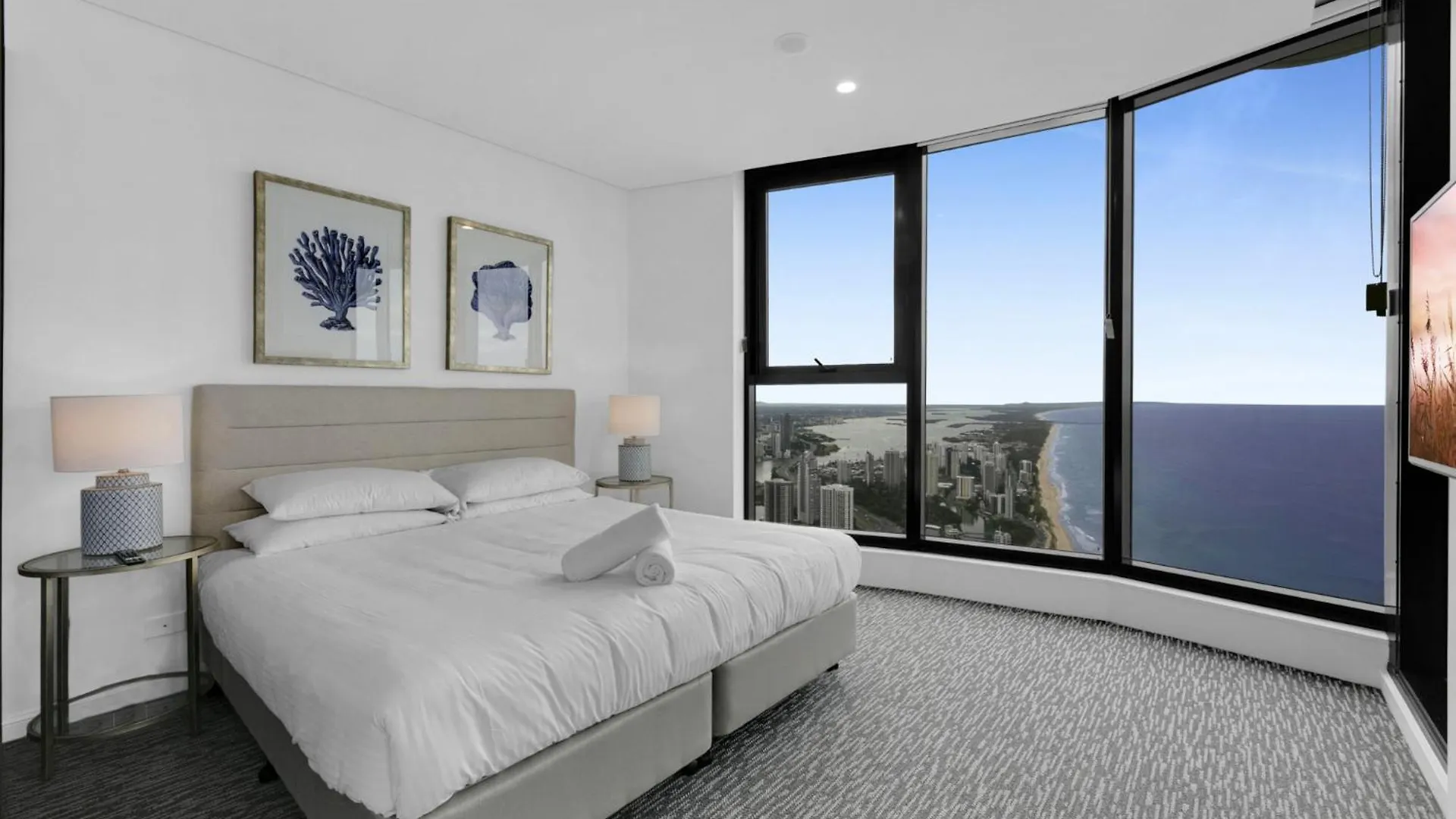 71st Floor Premium With Expansive Ocean Views Apartment