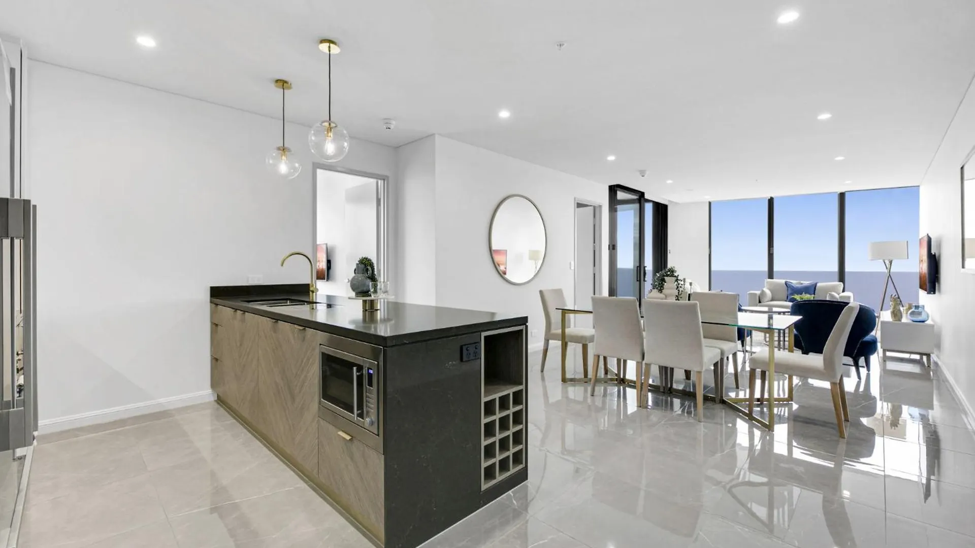 71st Floor Premium With Expansive Ocean Views *