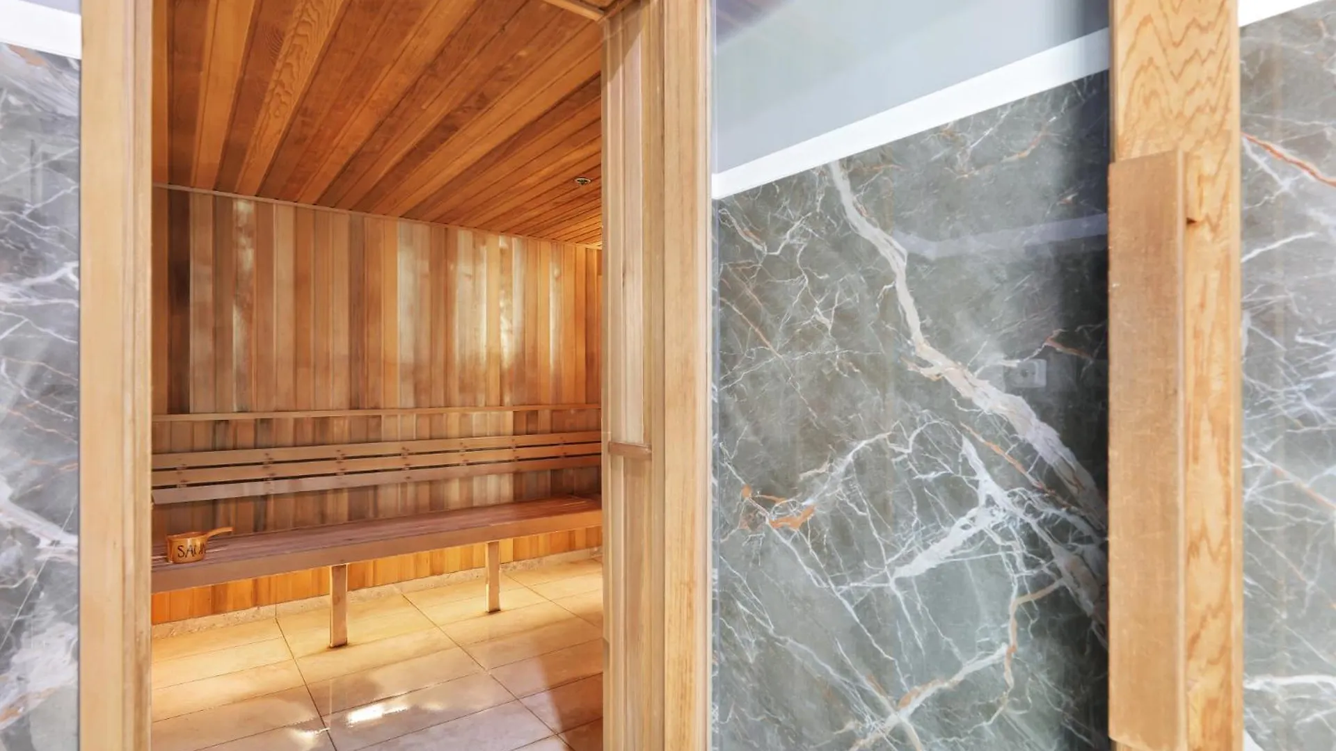 71st Floor Premium With Expansive Ocean Views