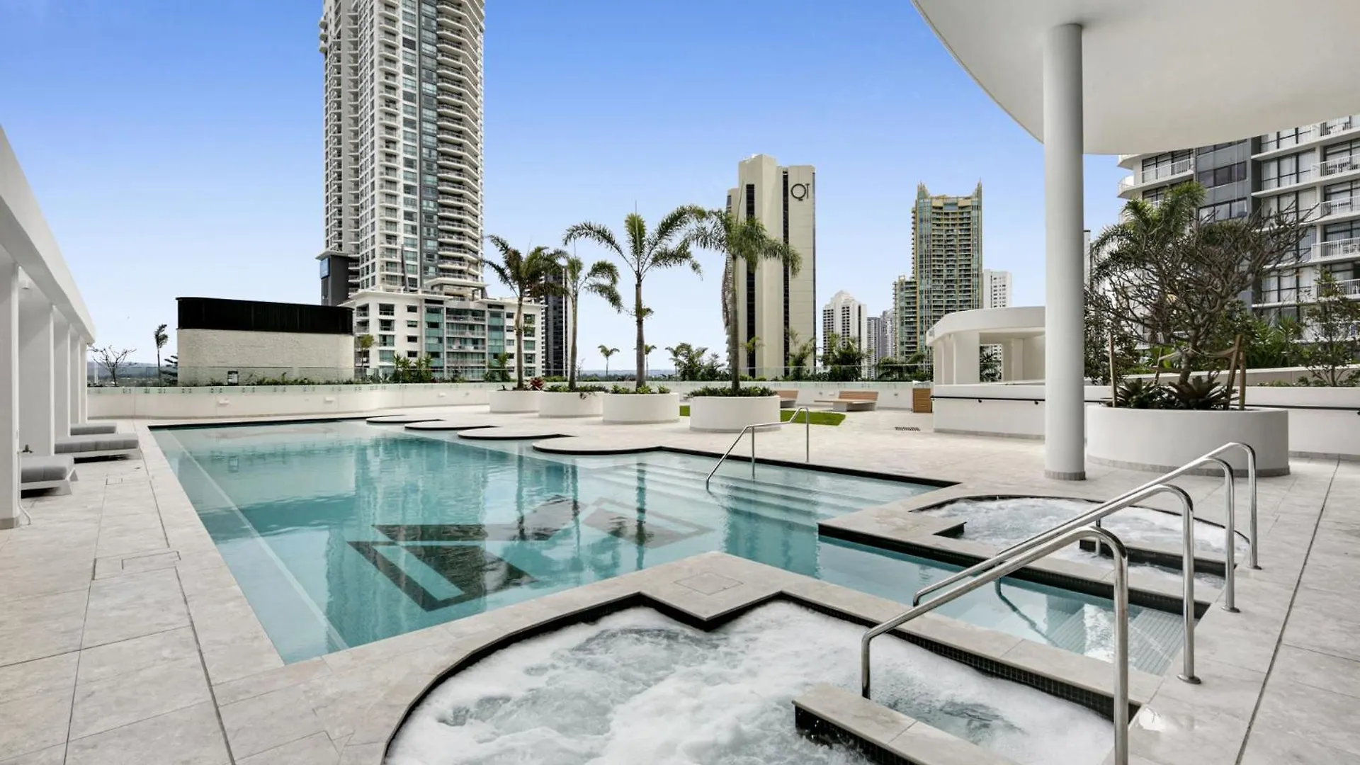 71st Floor Premium With Expansive Ocean Views