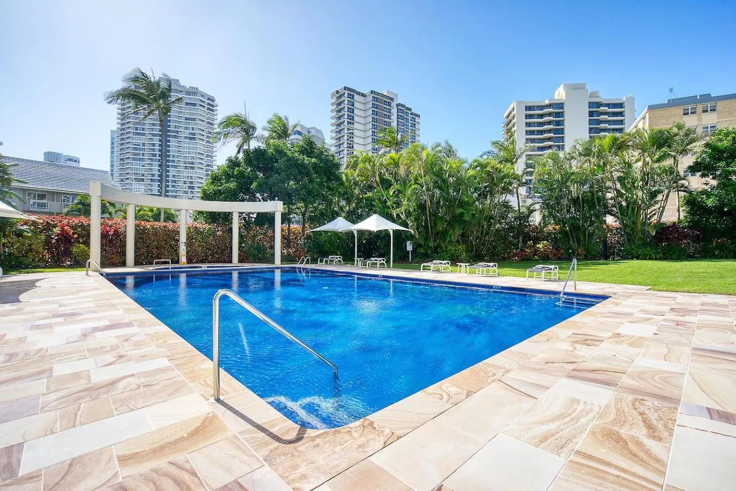 Retro Main Hidden Gem With Waterfront Views *