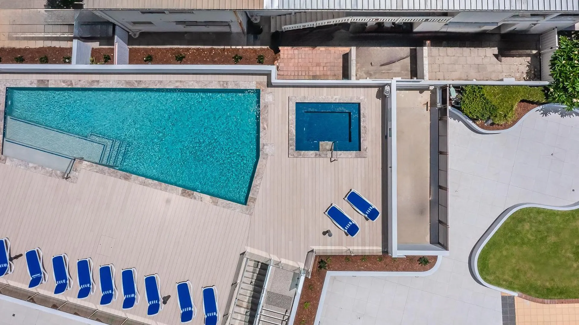 Breakers North Absolute Beachfront - Official Gold Coast