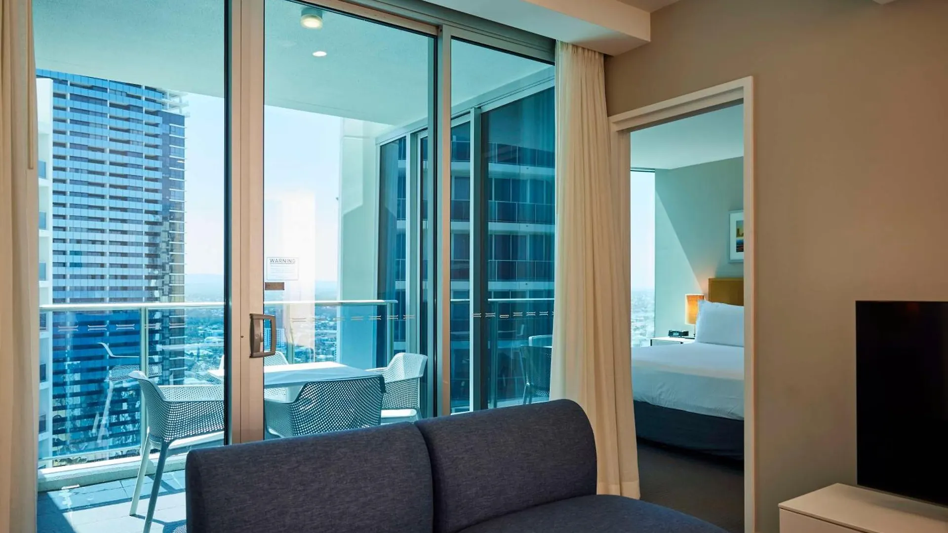 Hilton Surfers Paradise & Residences גולד קוסט