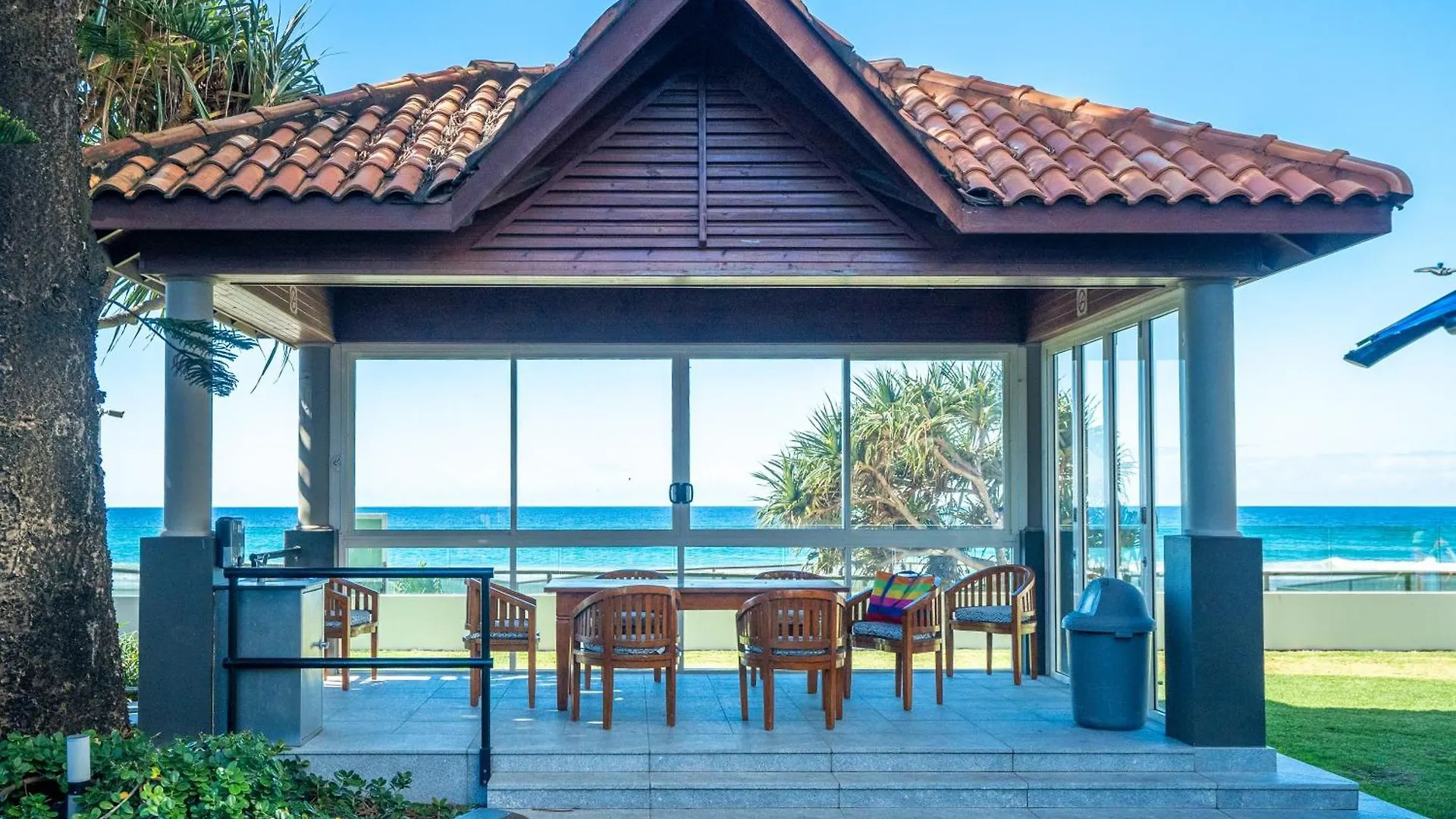 Aparthotel Surfers Aquarius On The
