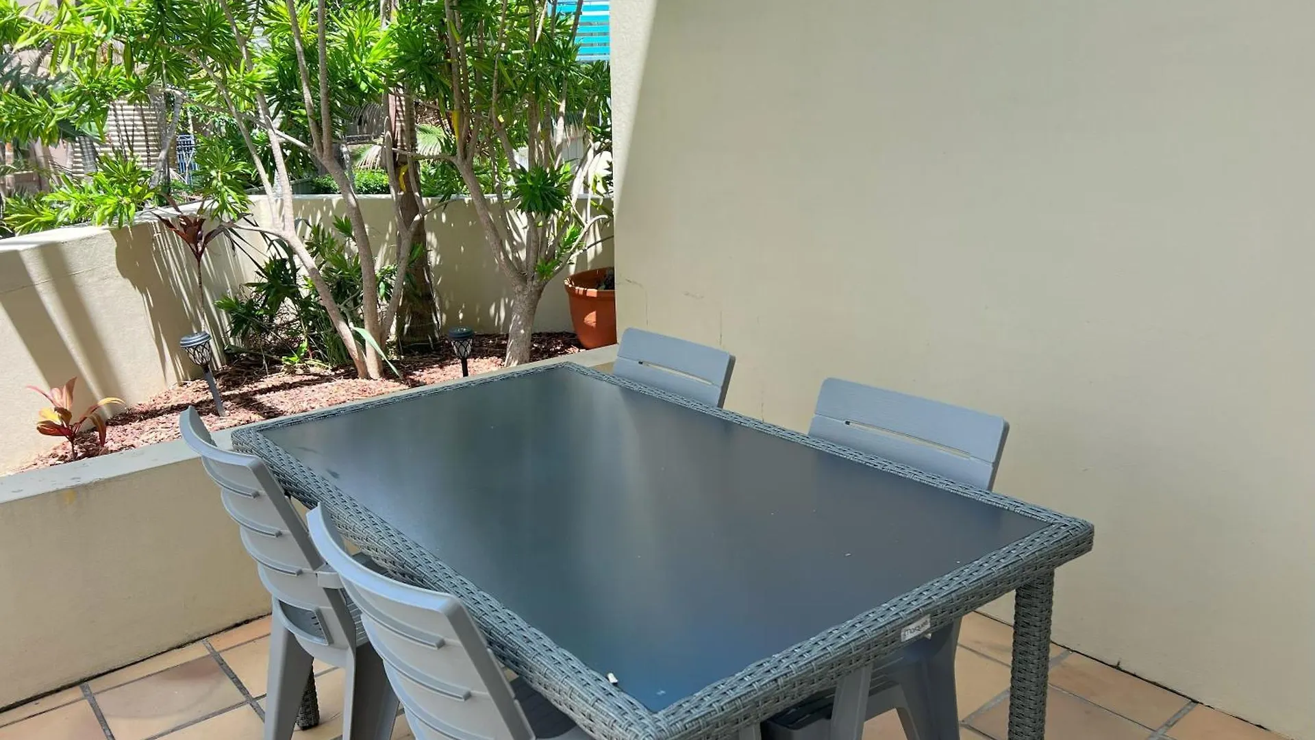Cha Private Apts Diamond Apartment *