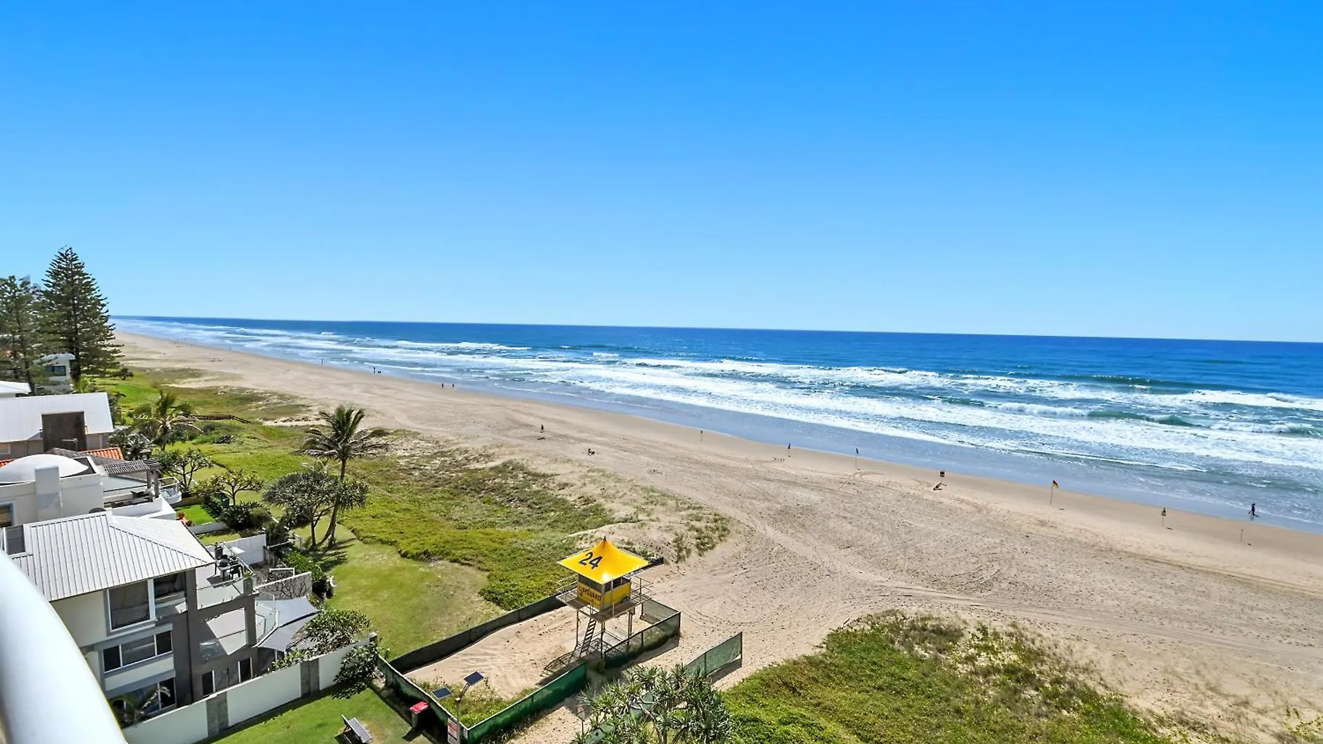 Albatross North Aparthotel 4*