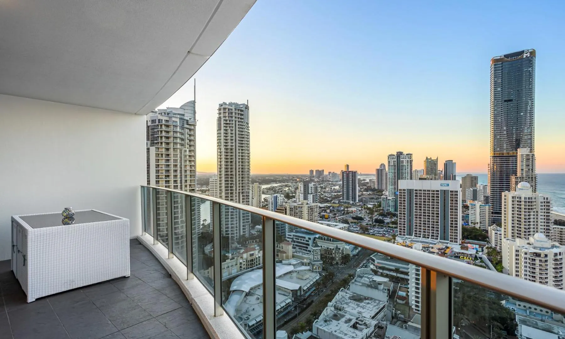 H Star Residences-- Paradise Stayz Gold Coast
