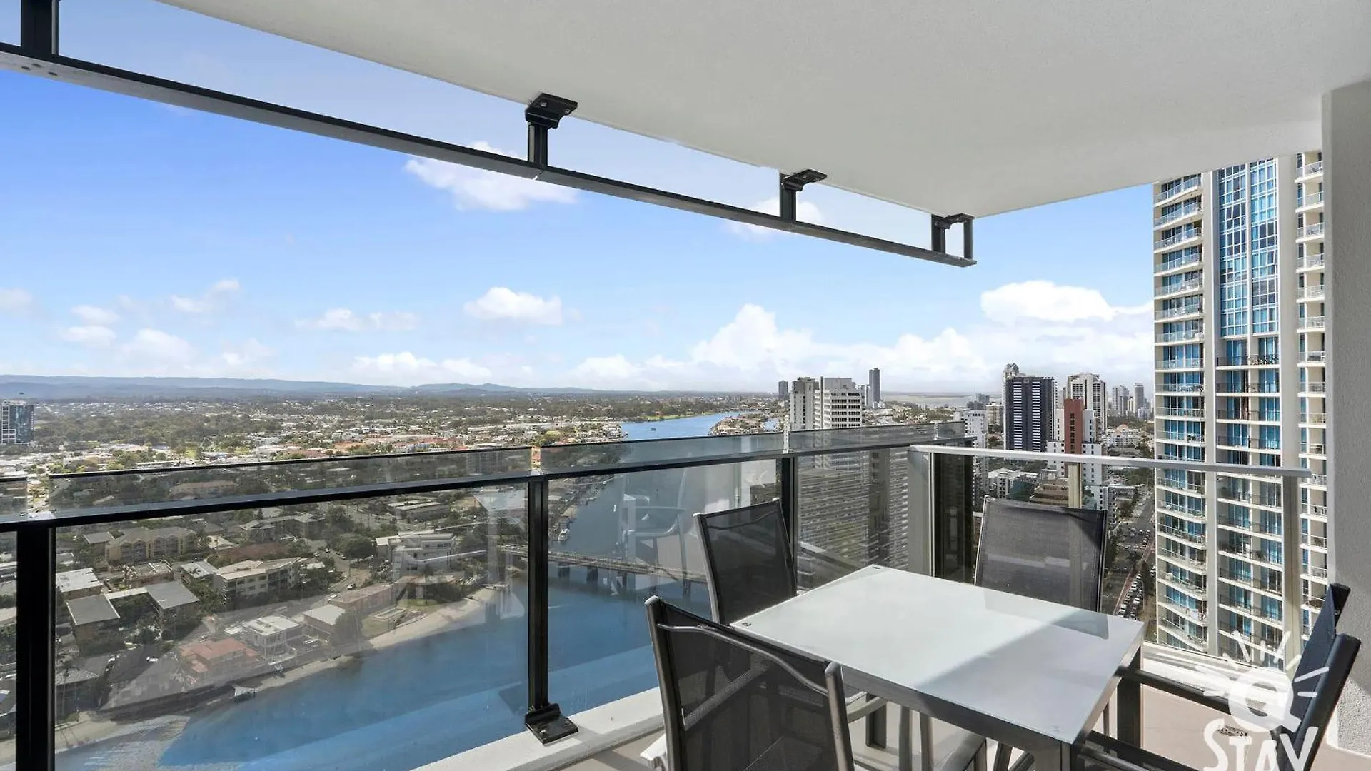 Apartment Private At Circle On Cavill - Q *