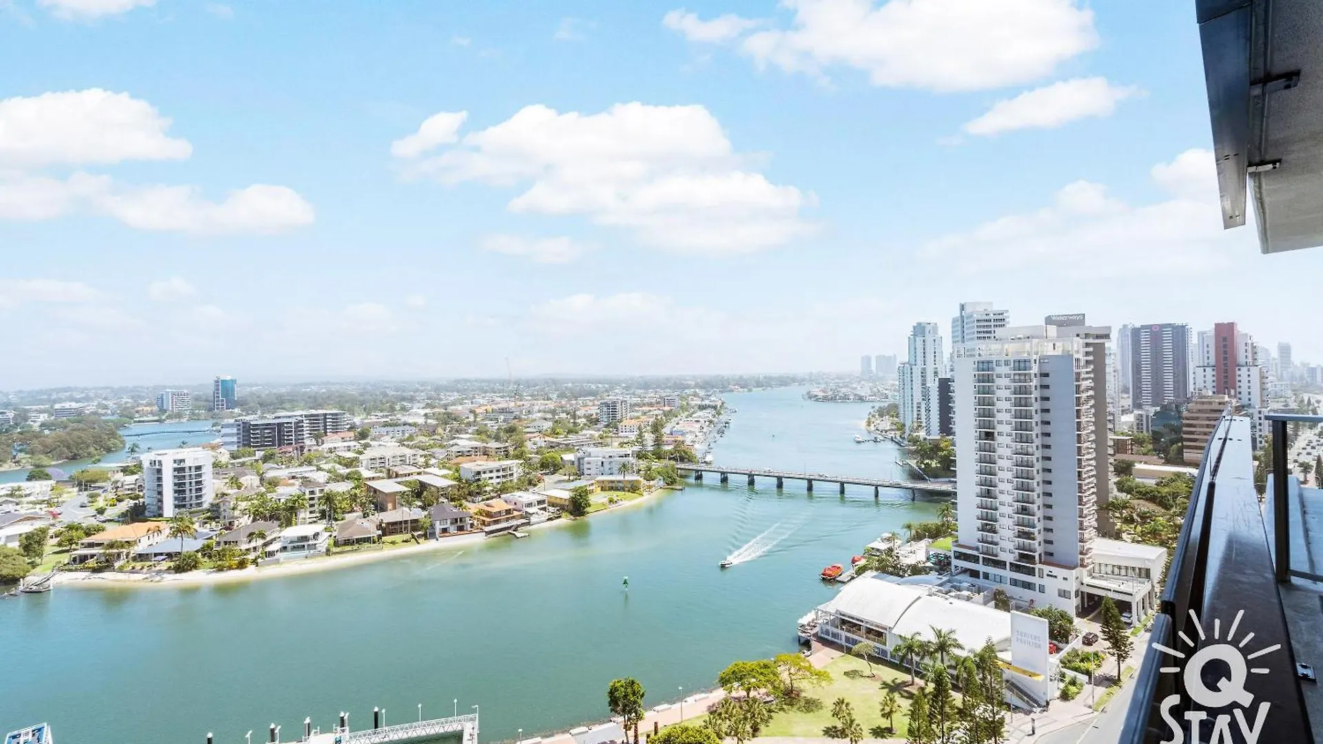 Apartment Private At Circle On Cavill - Q