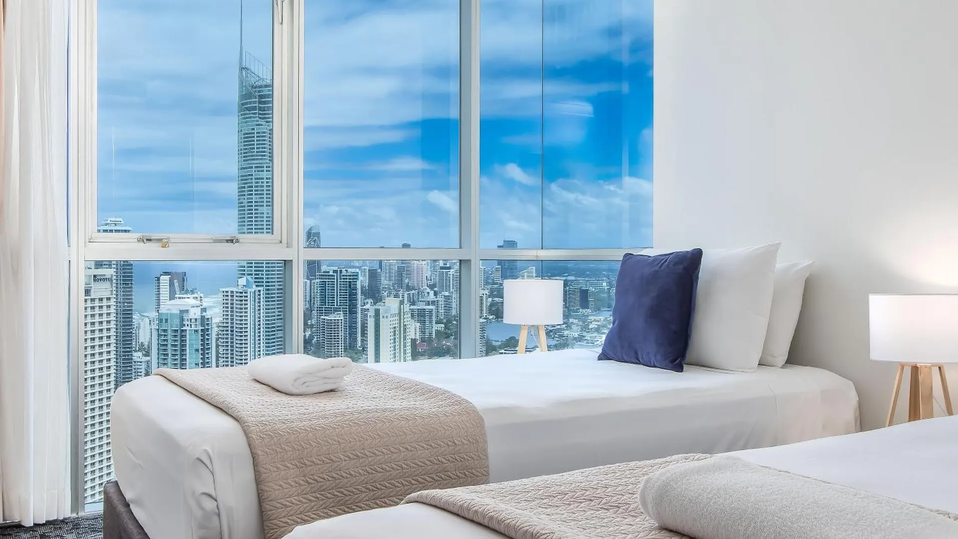 Apartment Towers Of Chevron - Private Gold Coast