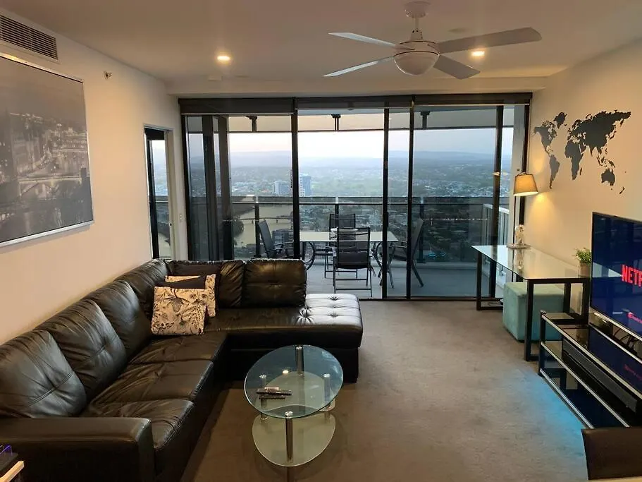 Circle On Cavil - Large Beach/mountain View Apartment *