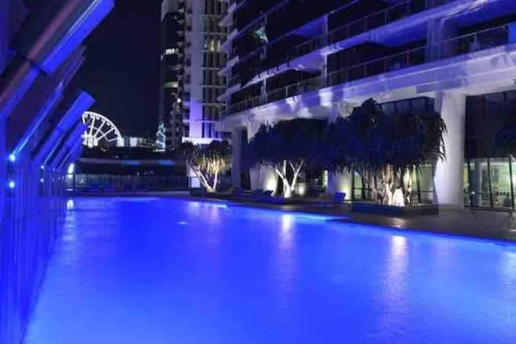 Circle On Cavil - Large Beach/mountain View Apartment