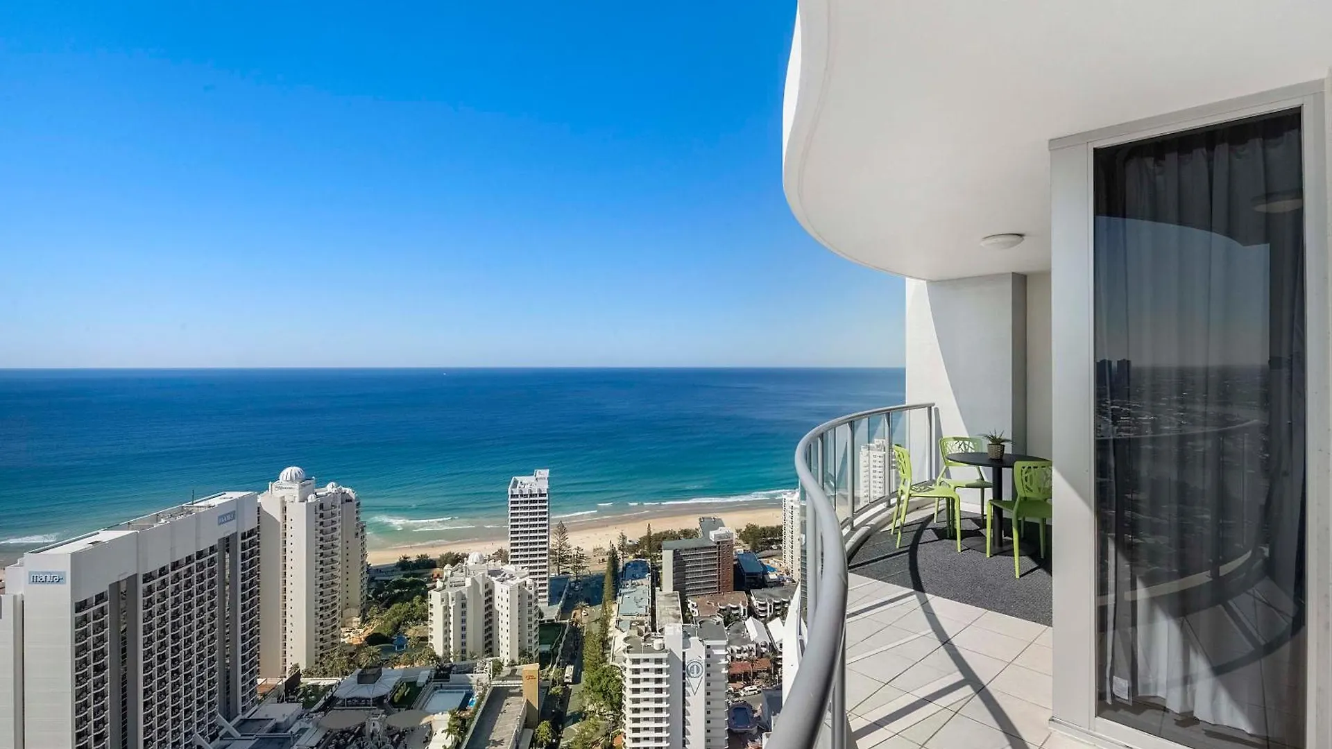 Chevron Renaissance - Self Contained & Privately Managed Gold Coast