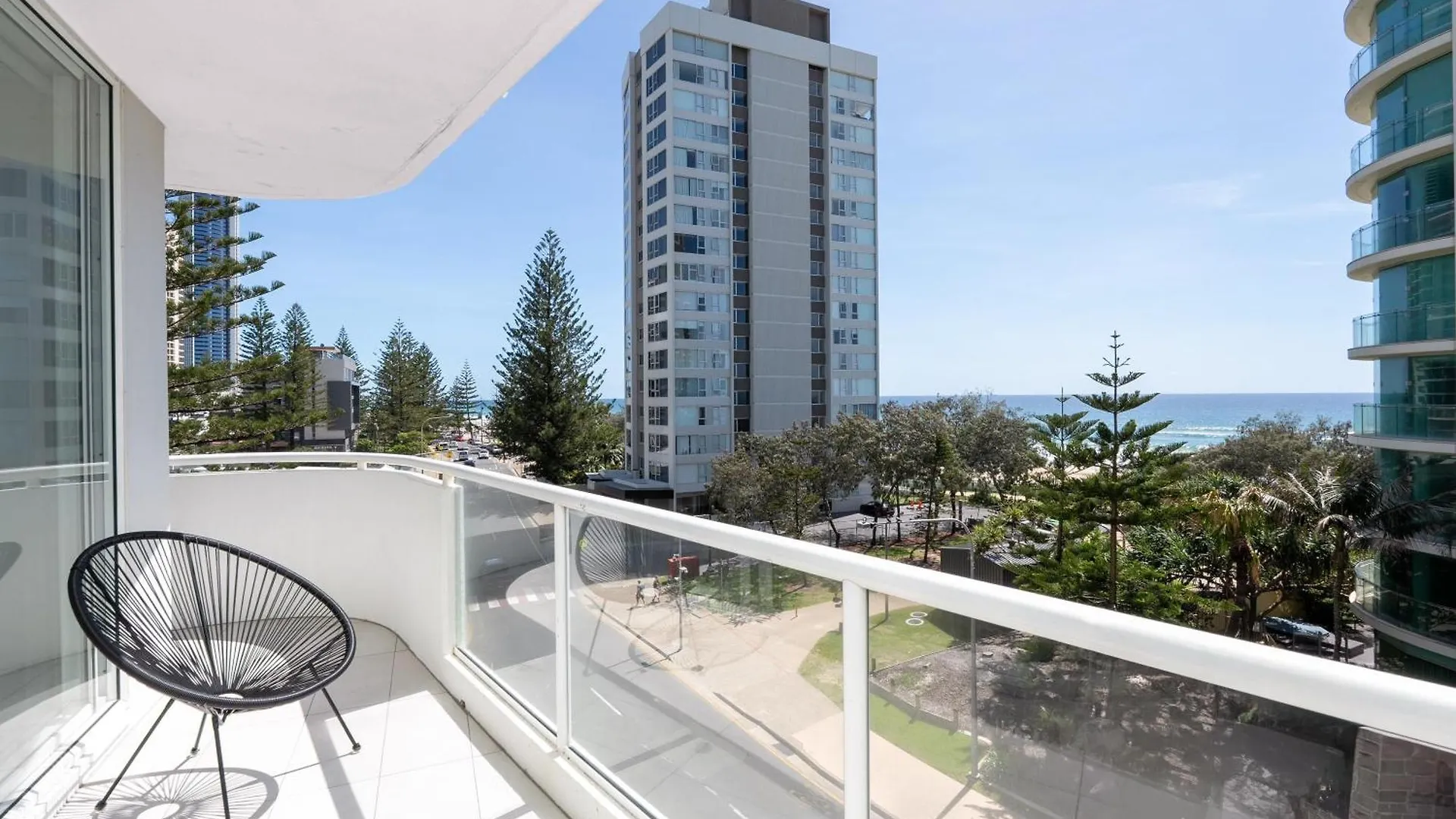 Apartment 19 Carlton *
