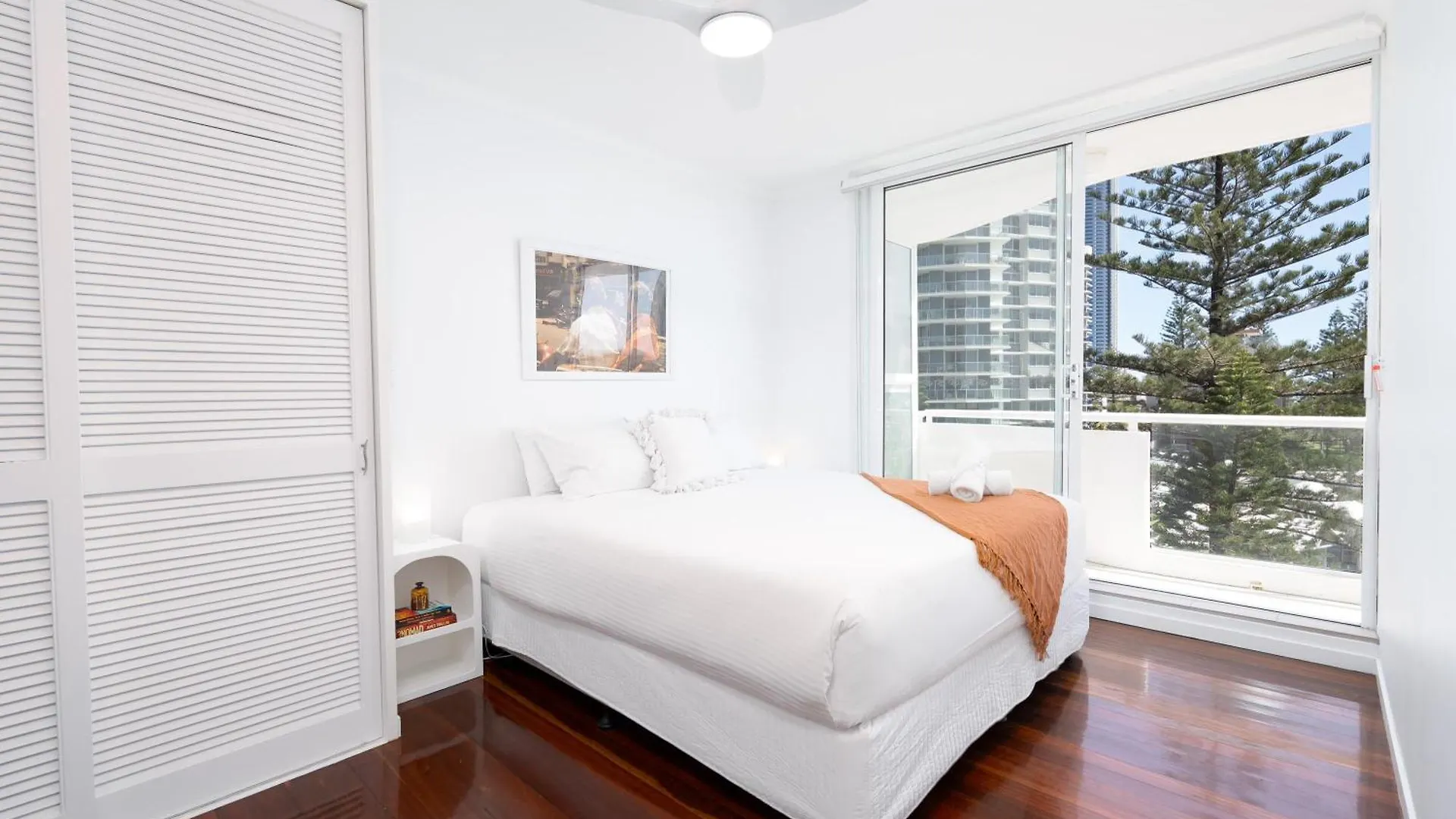 19 Carlton *