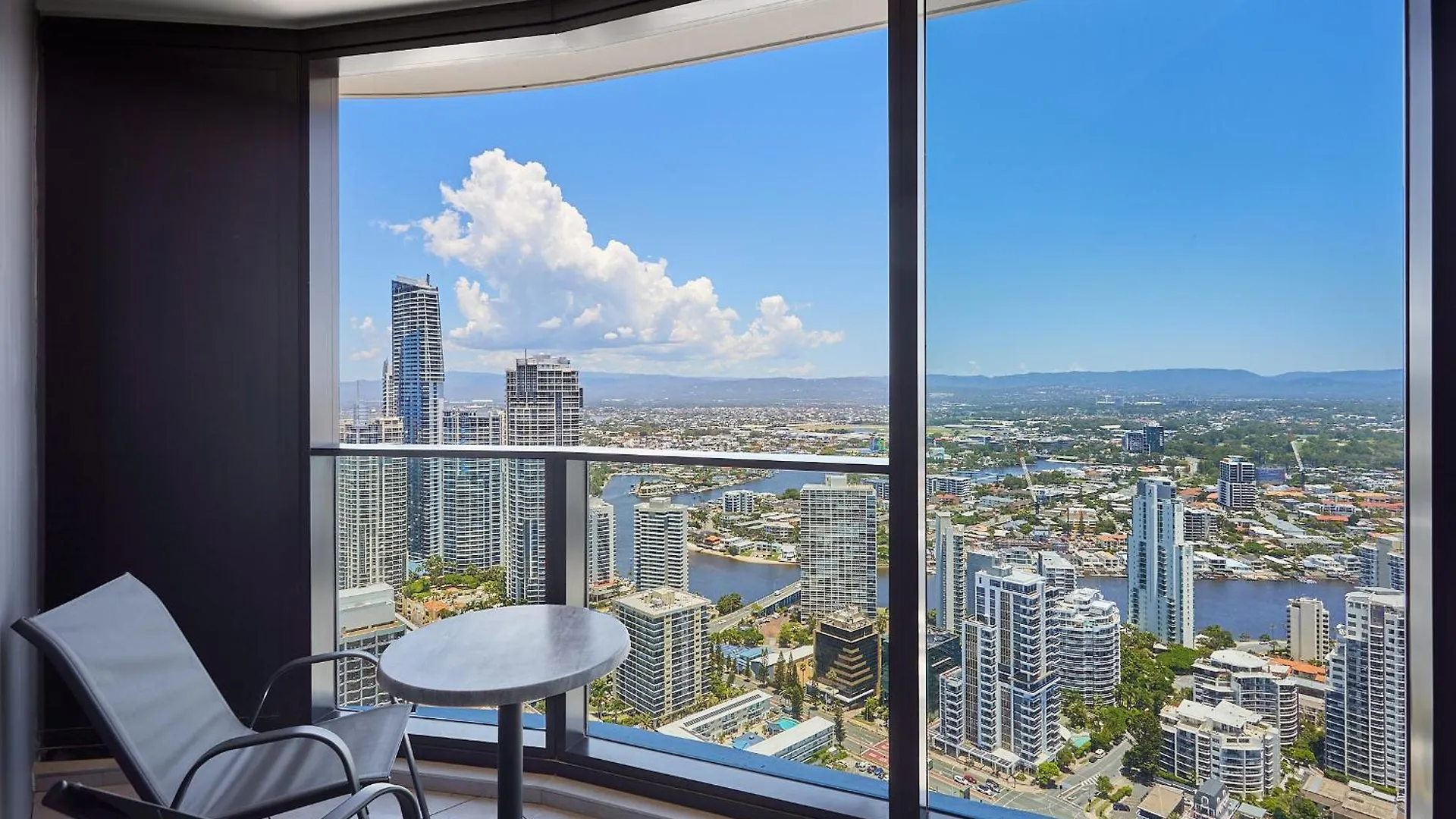 Serain Residences On 88 Esplanade Surfers Paradise
