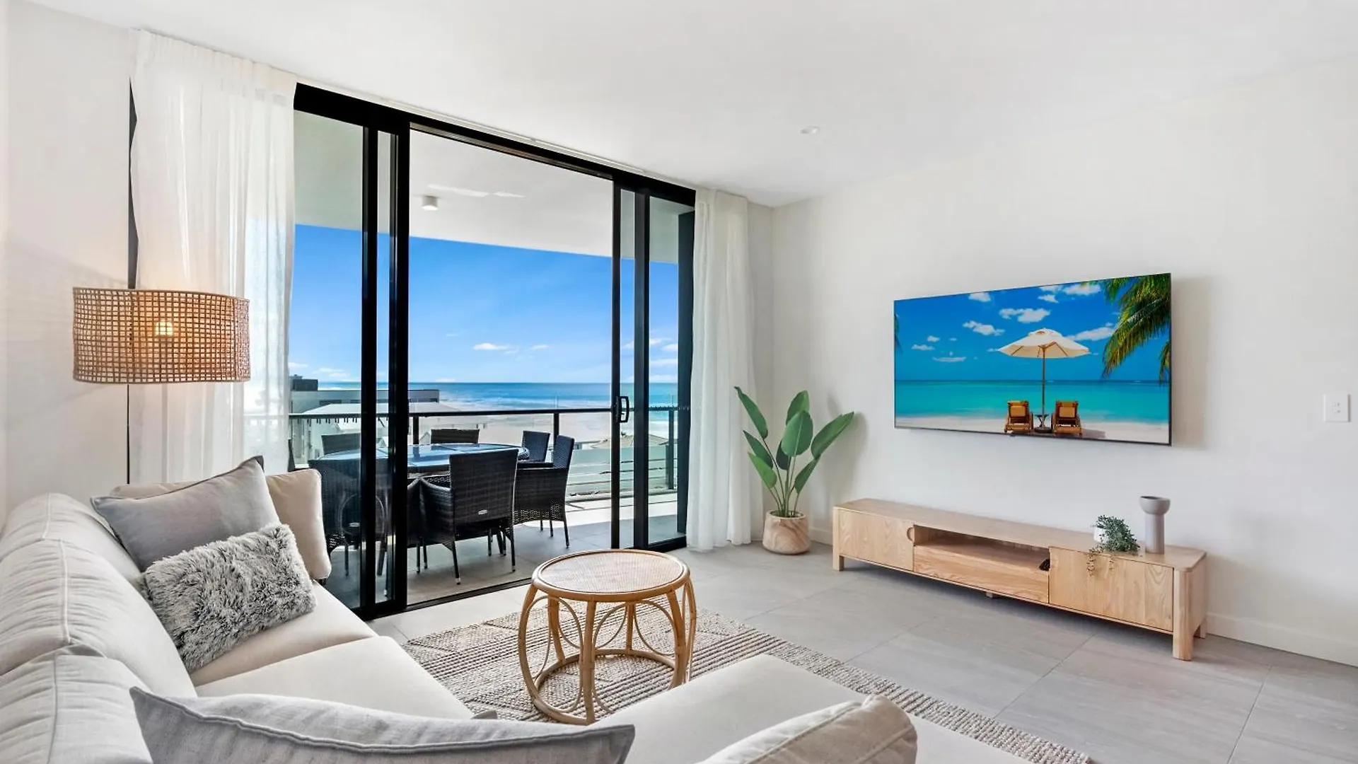 Apartment 2br Luxury Palm Gold Coast