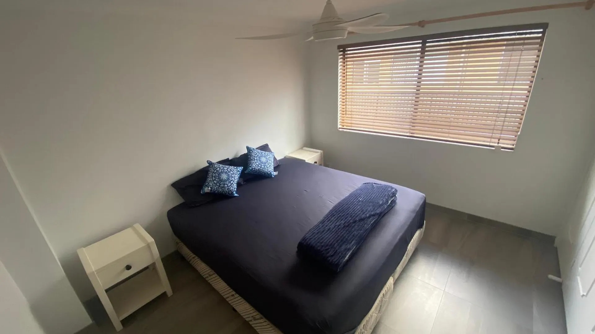Surfers Paradise, Homestay