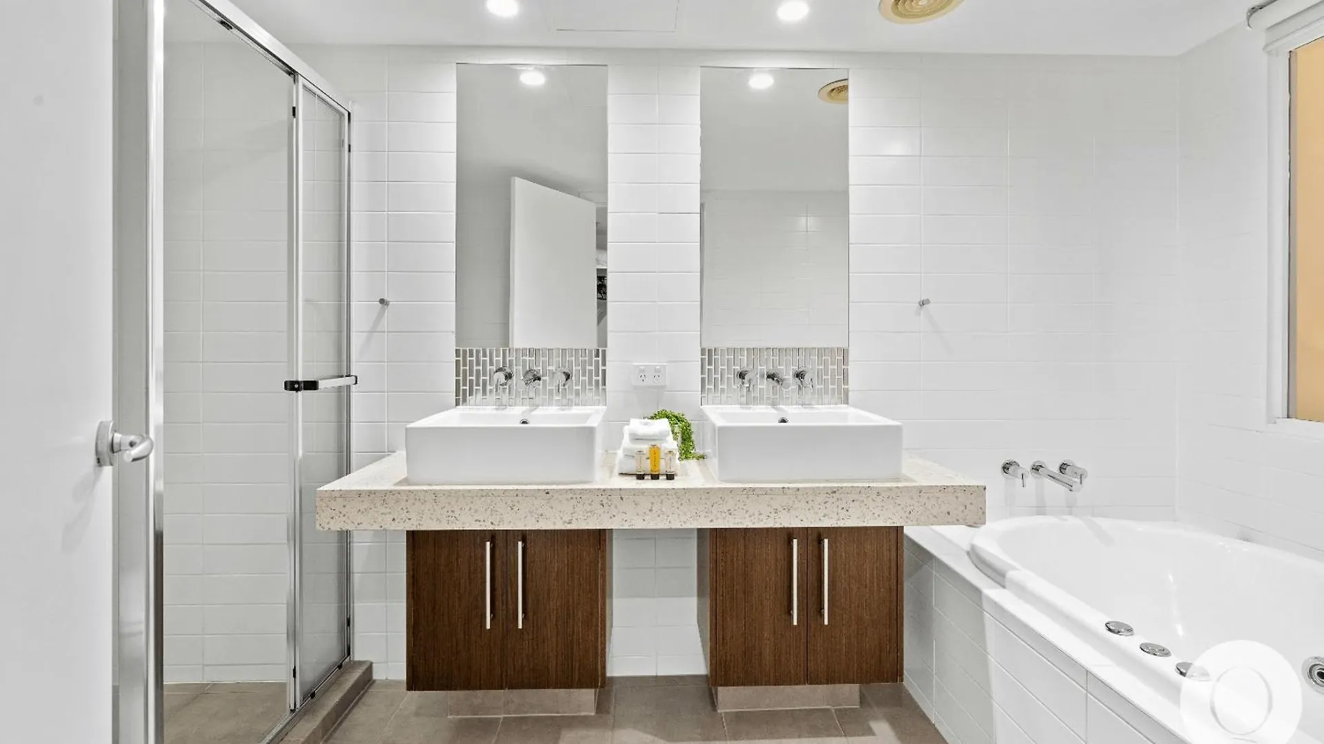 Apartment Wings Penthouses - Qstay Gold Coast