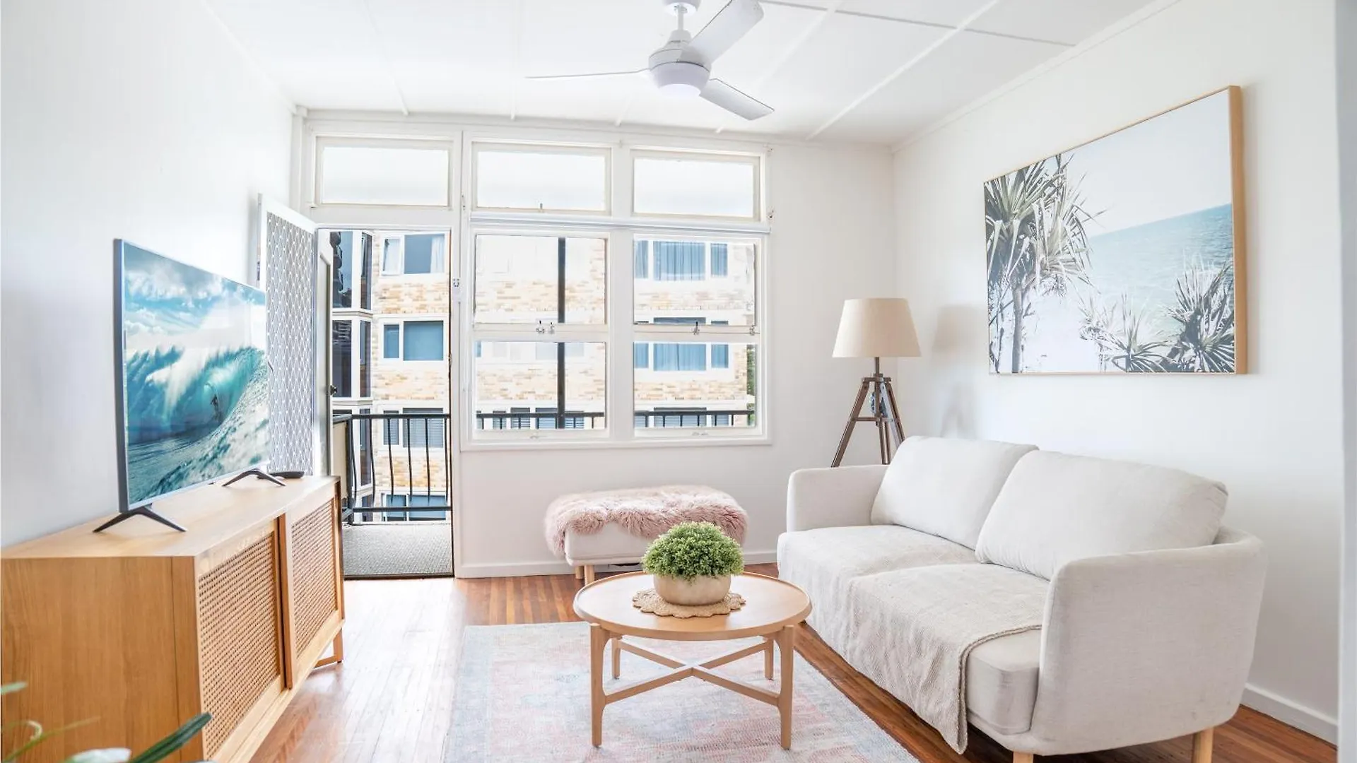 Apartment 2br Seaside Serenity In Burleigh Waters