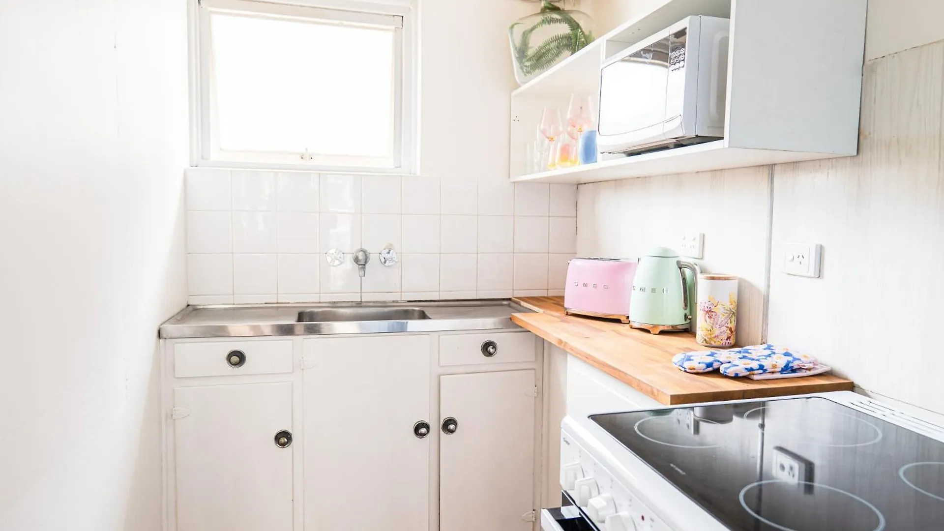 2br Seaside Serenity In Burleigh Waters