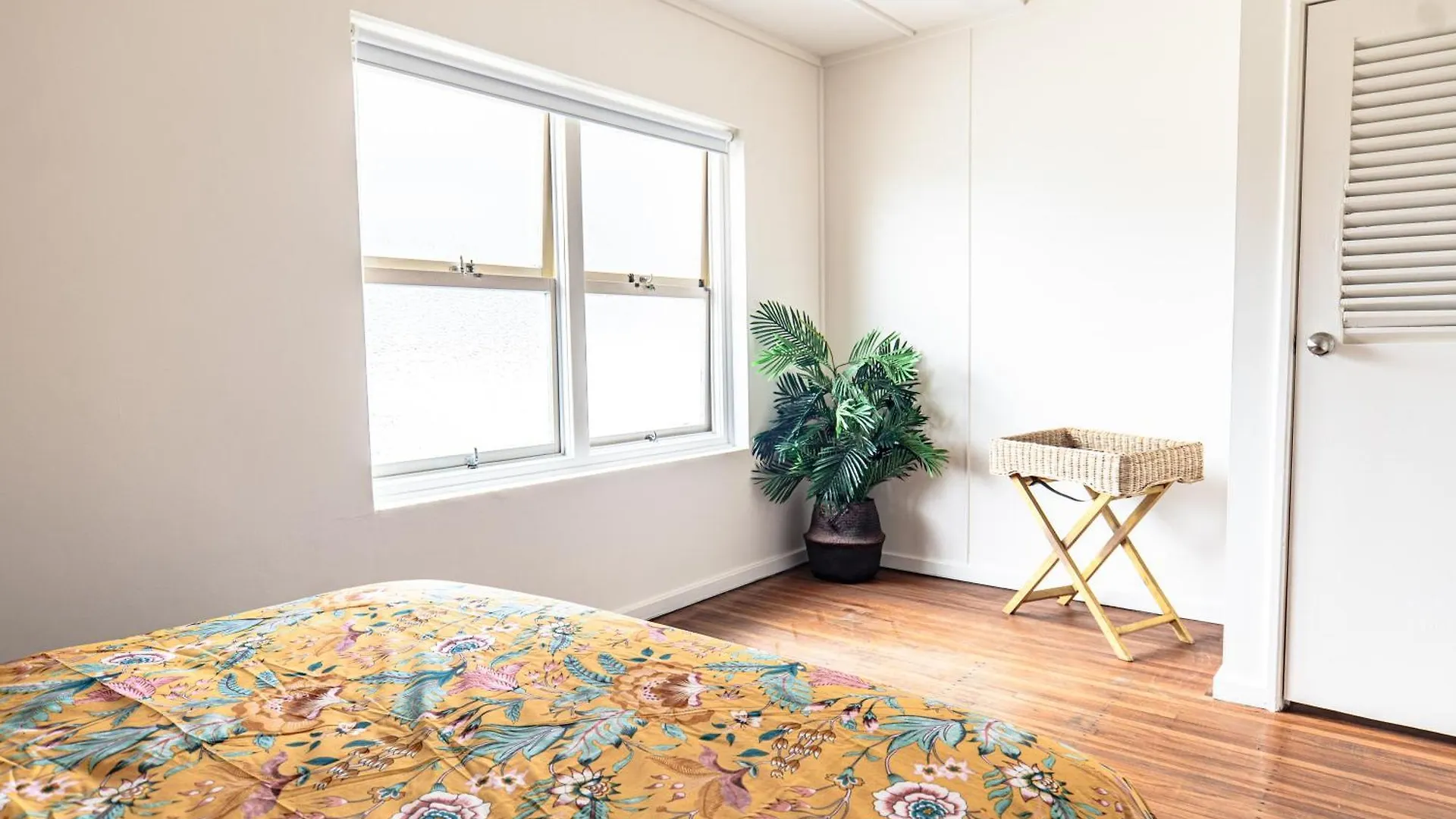 2br Seaside Serenity In Burleigh Waters
