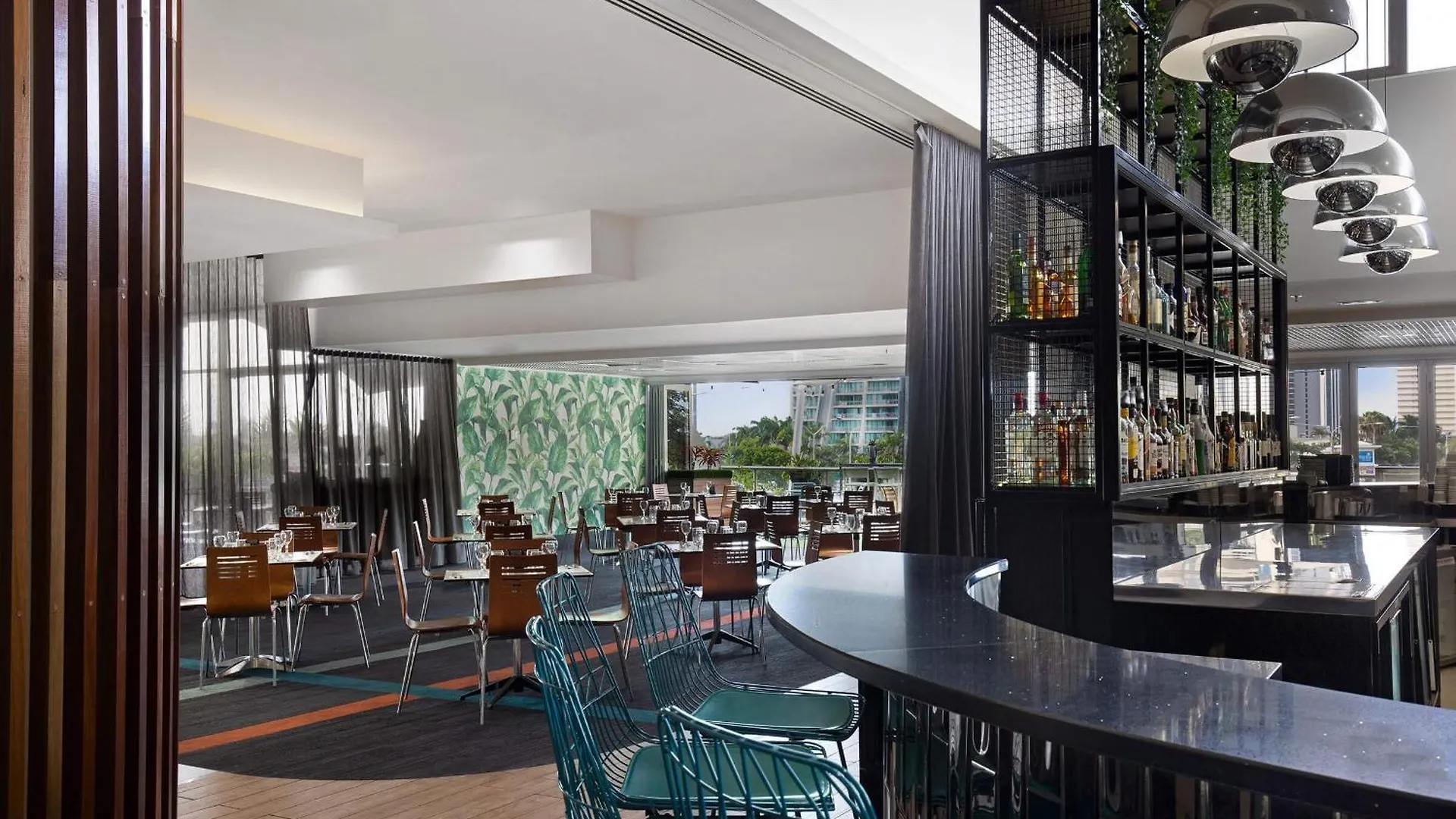 On 22 View Avenue, Surfers Paradise * Gold Coast