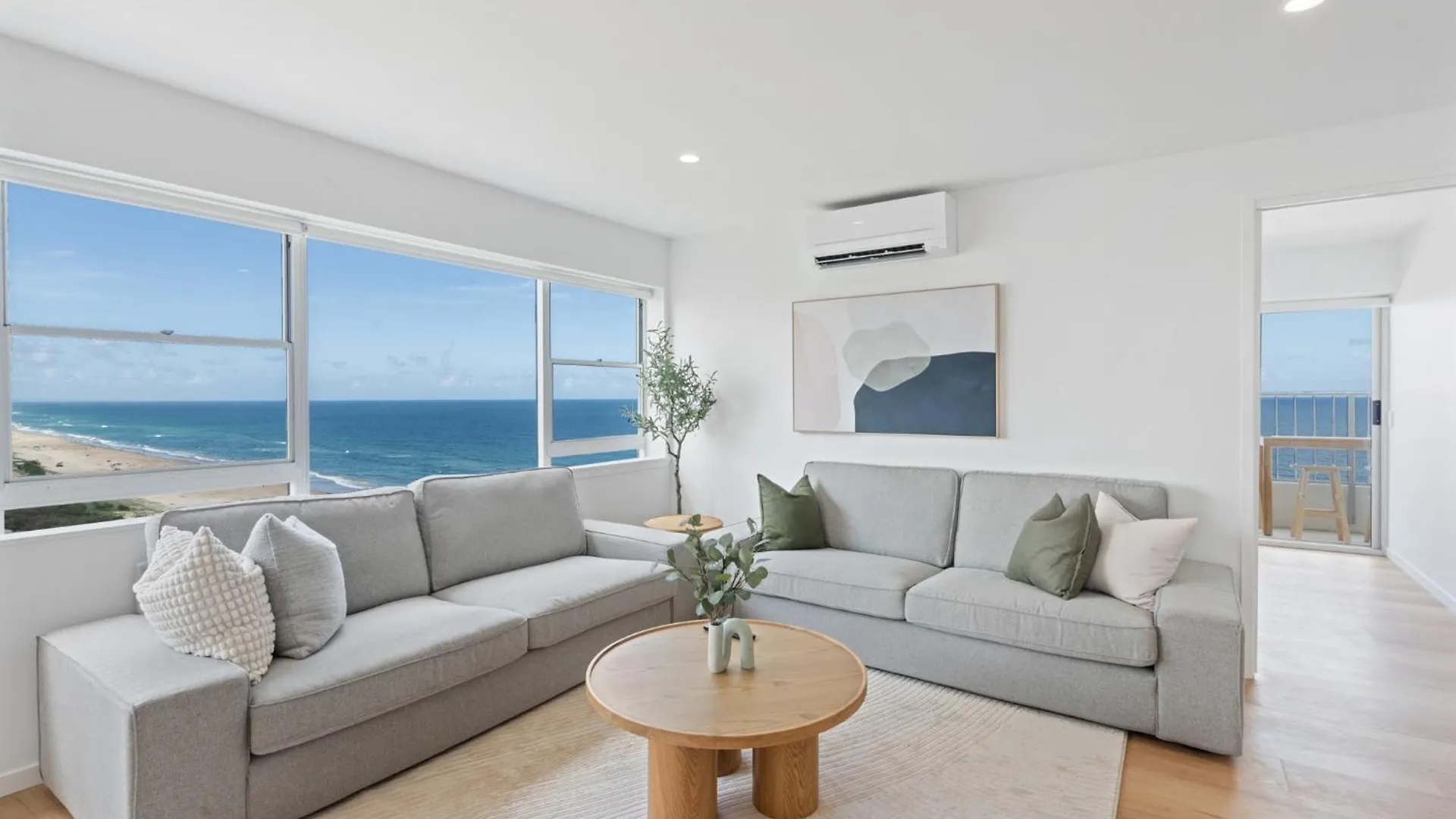 Apartment The Coastal - Fully Renovated Front 3br