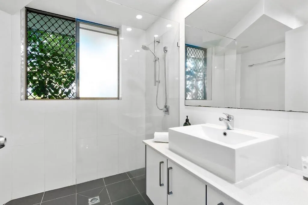 Surfers Paradise Beachside Retreat Gold Coast