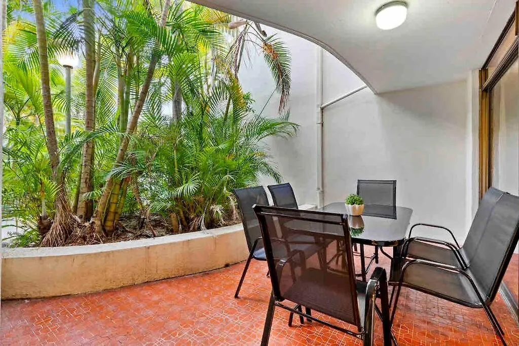 Apartment Surfers Paradise Beachside Retreat *