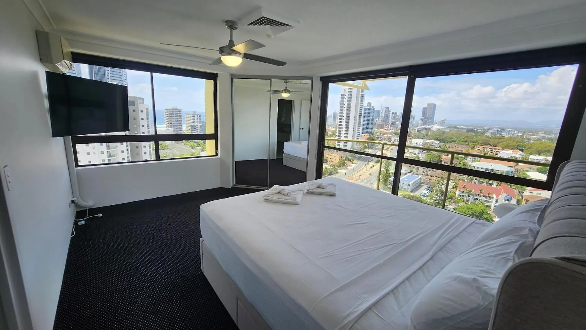 Surfers Hawaiian Aparthotel Gold Coast