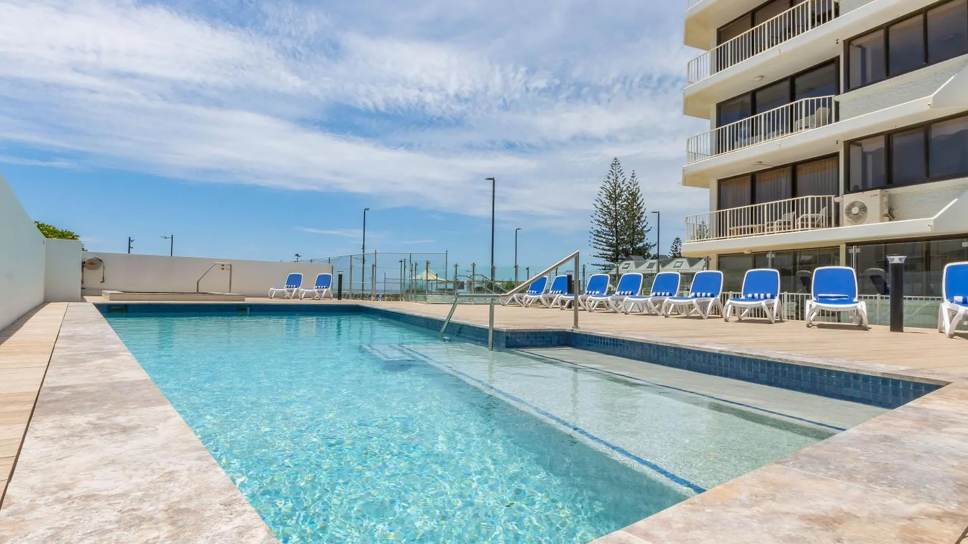 Apart-hotel Breakers North Absolute Beachfront - Official Gold Coast
