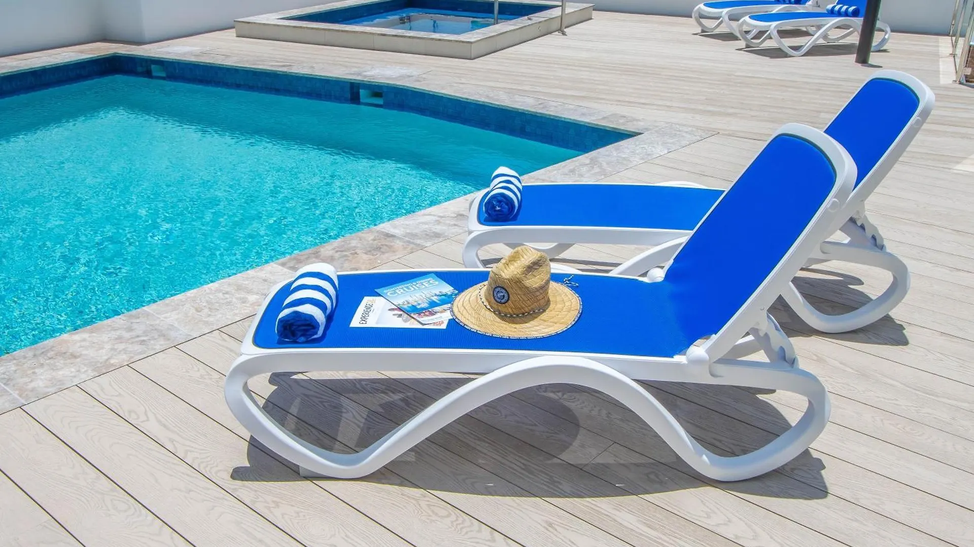 Apart-hotel Breakers North Absolute Beachfront - Official 4*