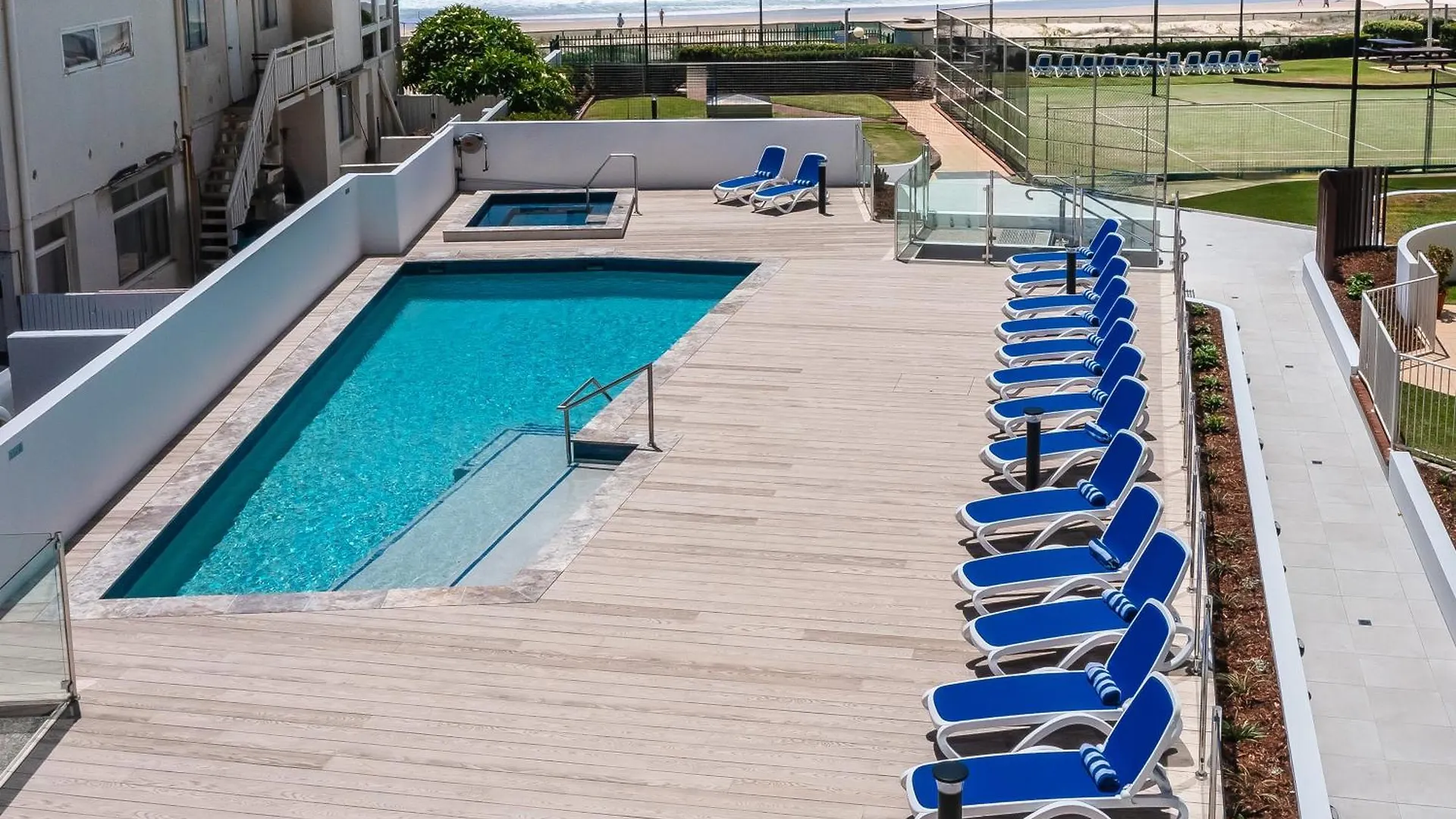 Breakers North Absolute Beachfront - Official 4*