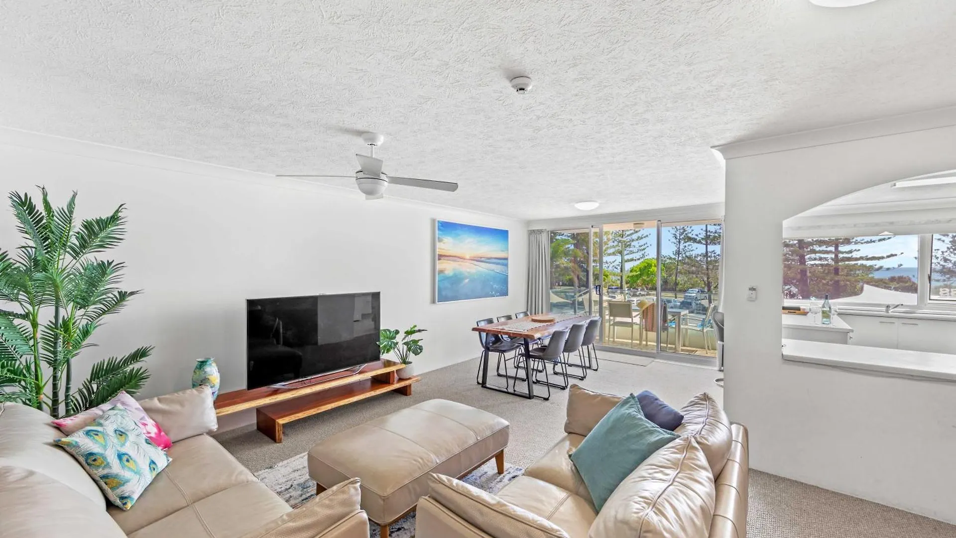 Southern Cross Beachfront 4* Gold Coast