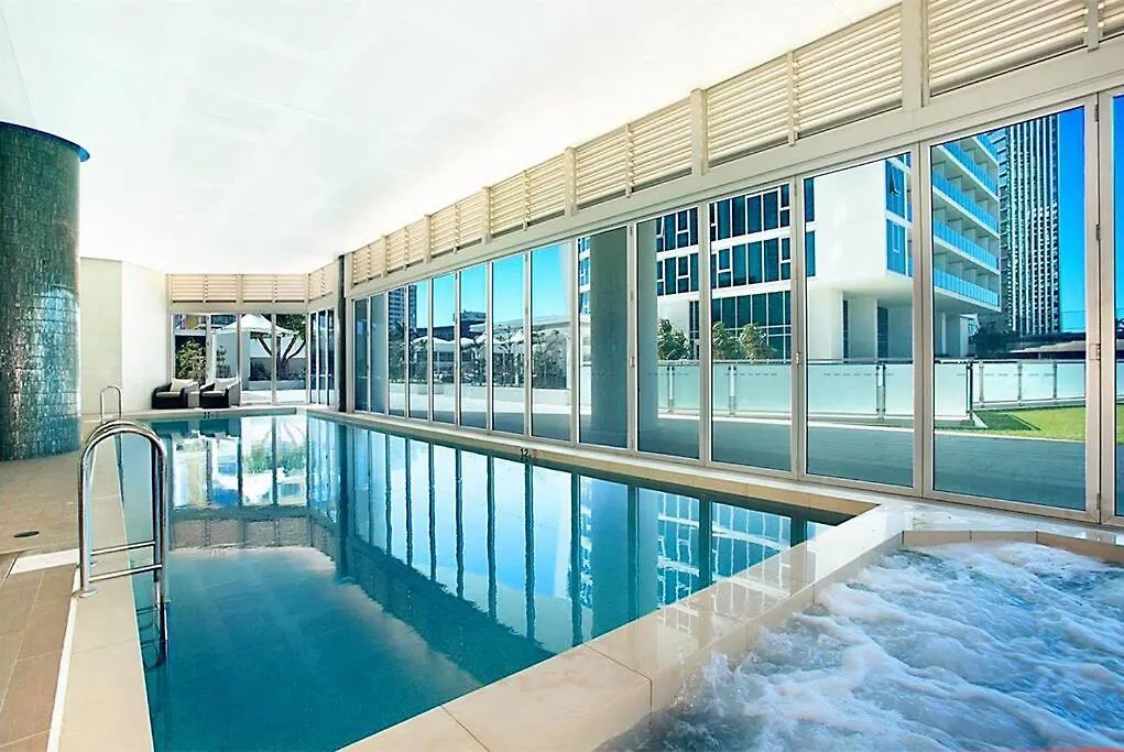 Hilton Surfers - 4bd Large Views Apartment