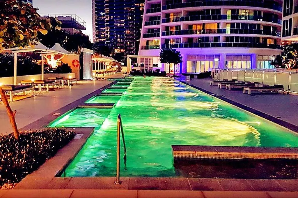 Hilton Surfers - 4bd Large Views Apartment